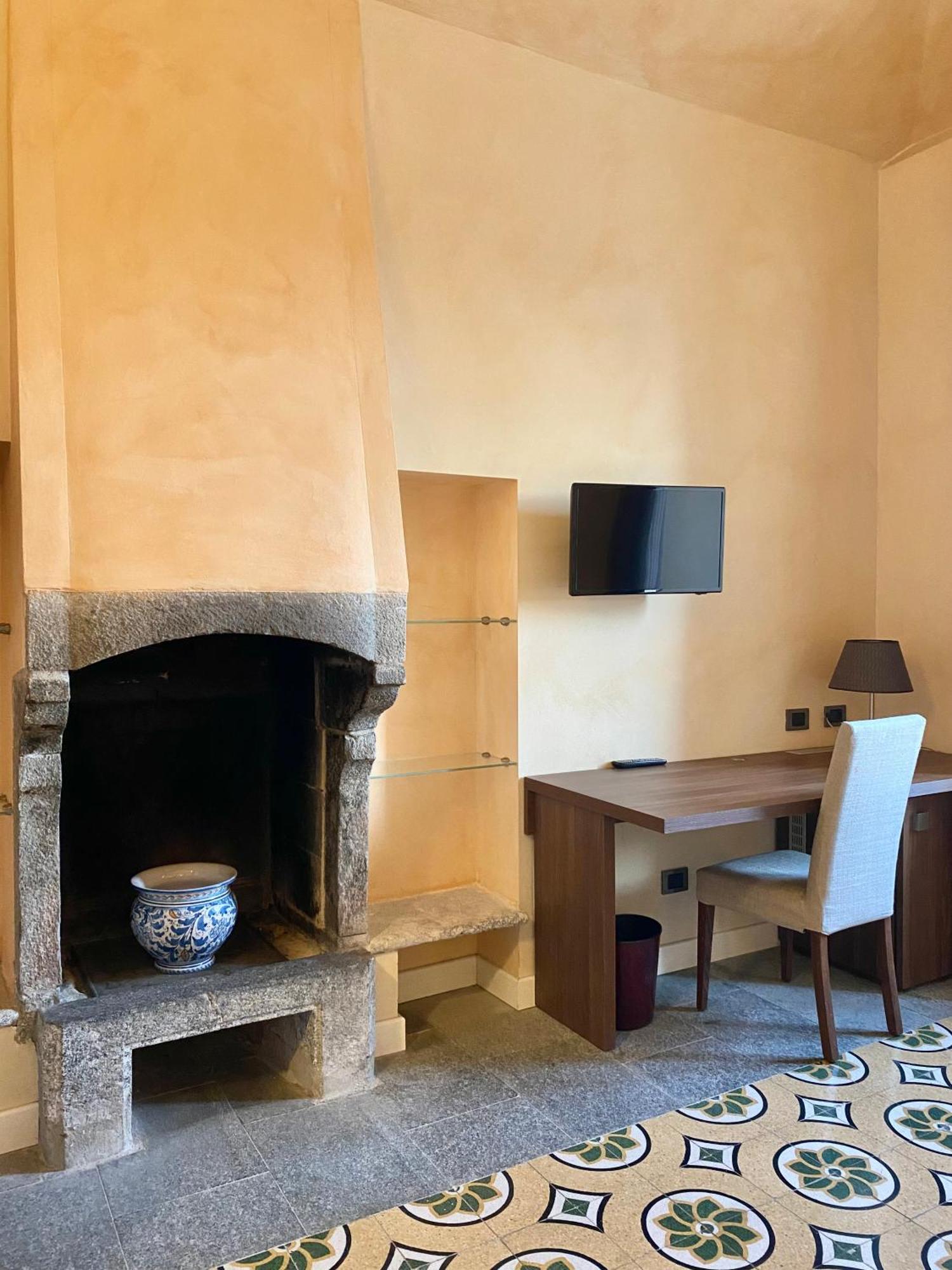 Hotel Relais & Castello Di Casiglio Erba