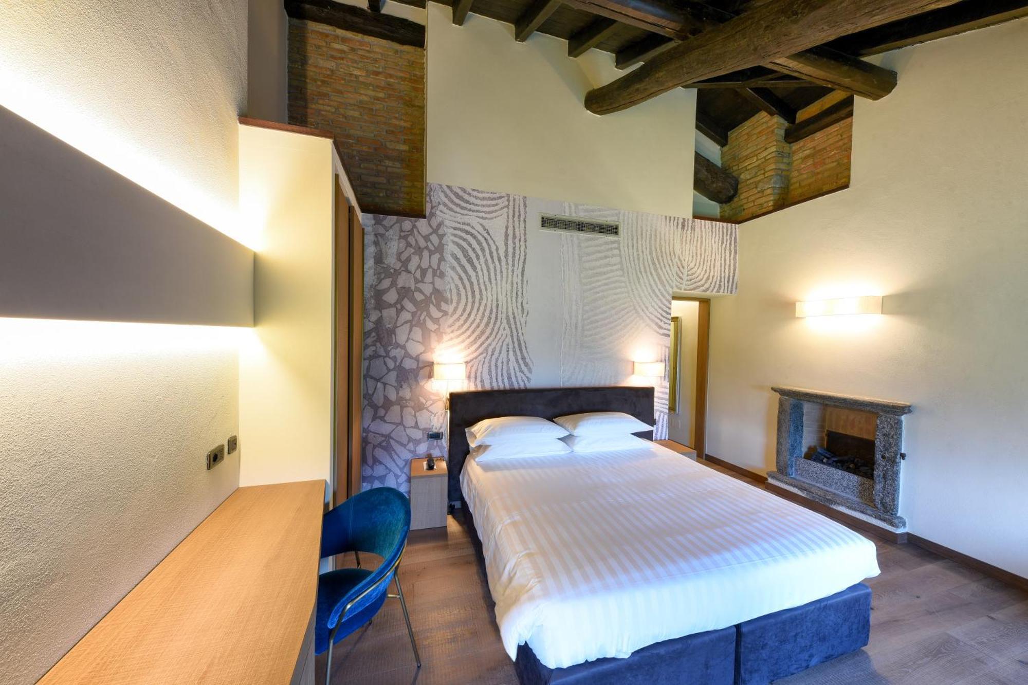 Hotel Relais & Castello Di Casiglio Erba