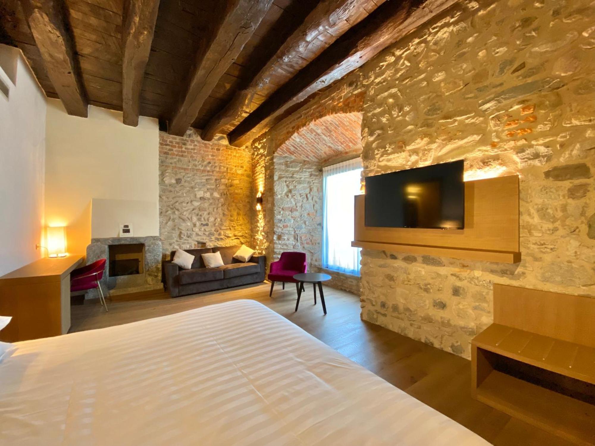 Hotel Relais & Castello Di Casiglio 4*