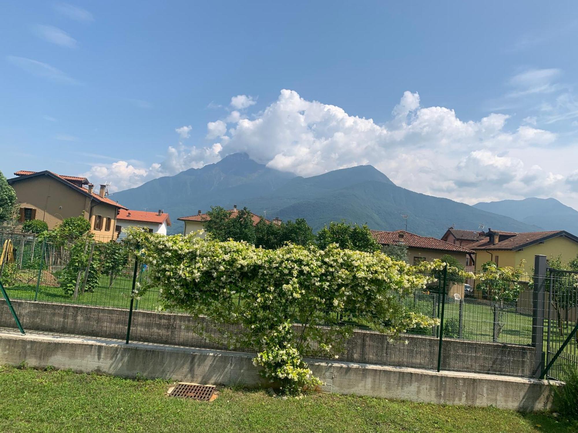 Casa Verde, Dongo, Di * Dongo