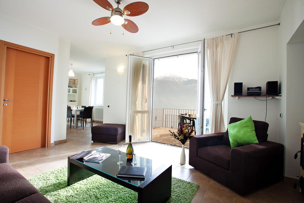 Apartment Residenza Romina Sleeps 8 With Pool- By Italian Apartments *