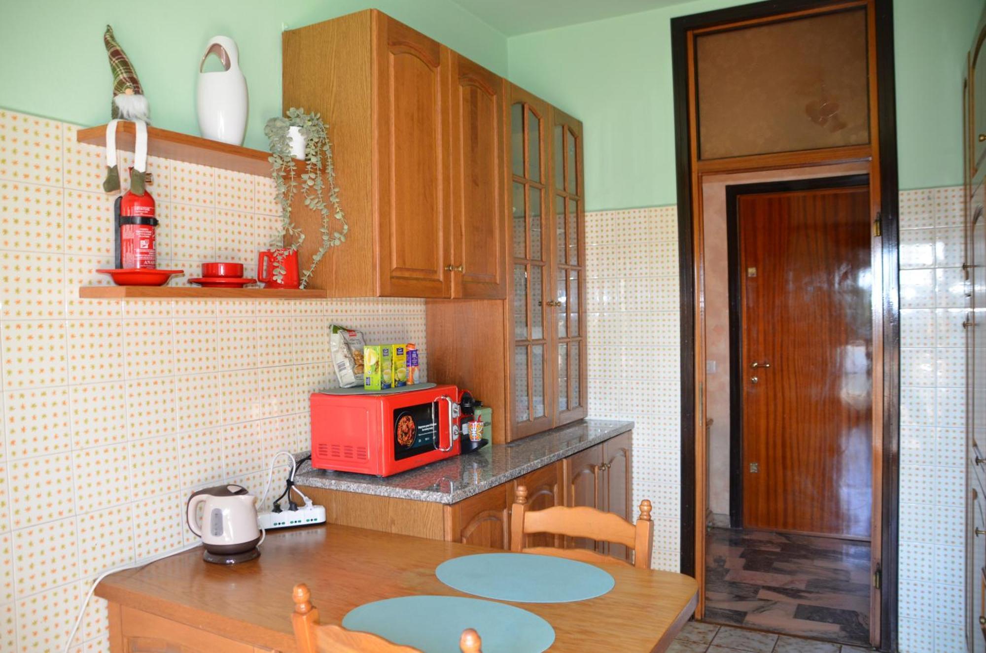Big Romantic Lake View & Terrace Apartment