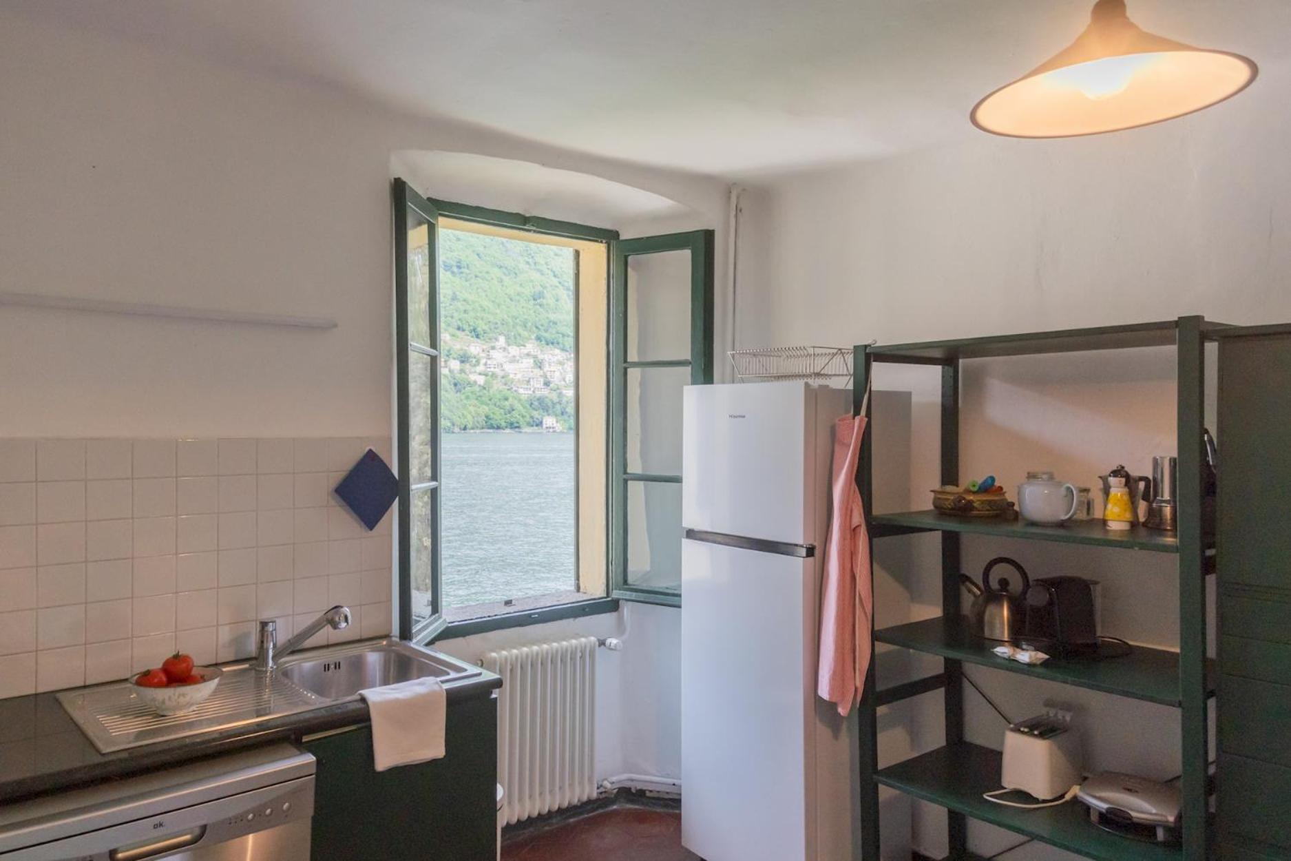 Residenza Regina On The By Rent Laglio
