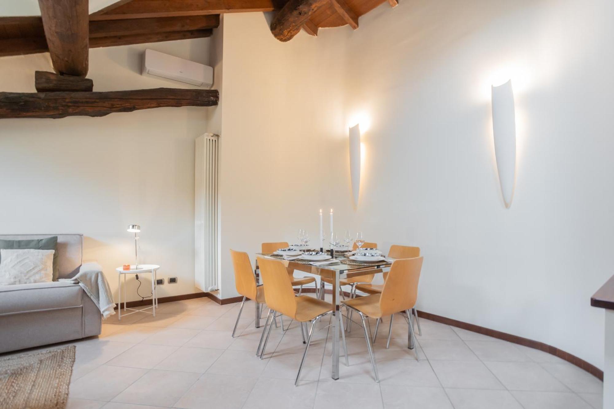 Plinio 10 By Rent Apartment *