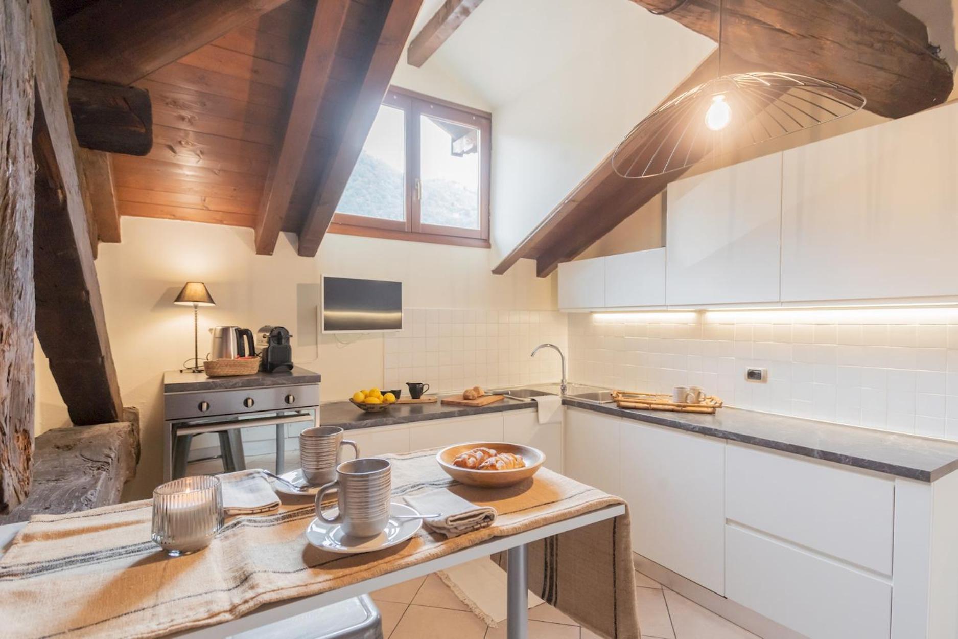 Plinio 10 By Rent Apartment Como