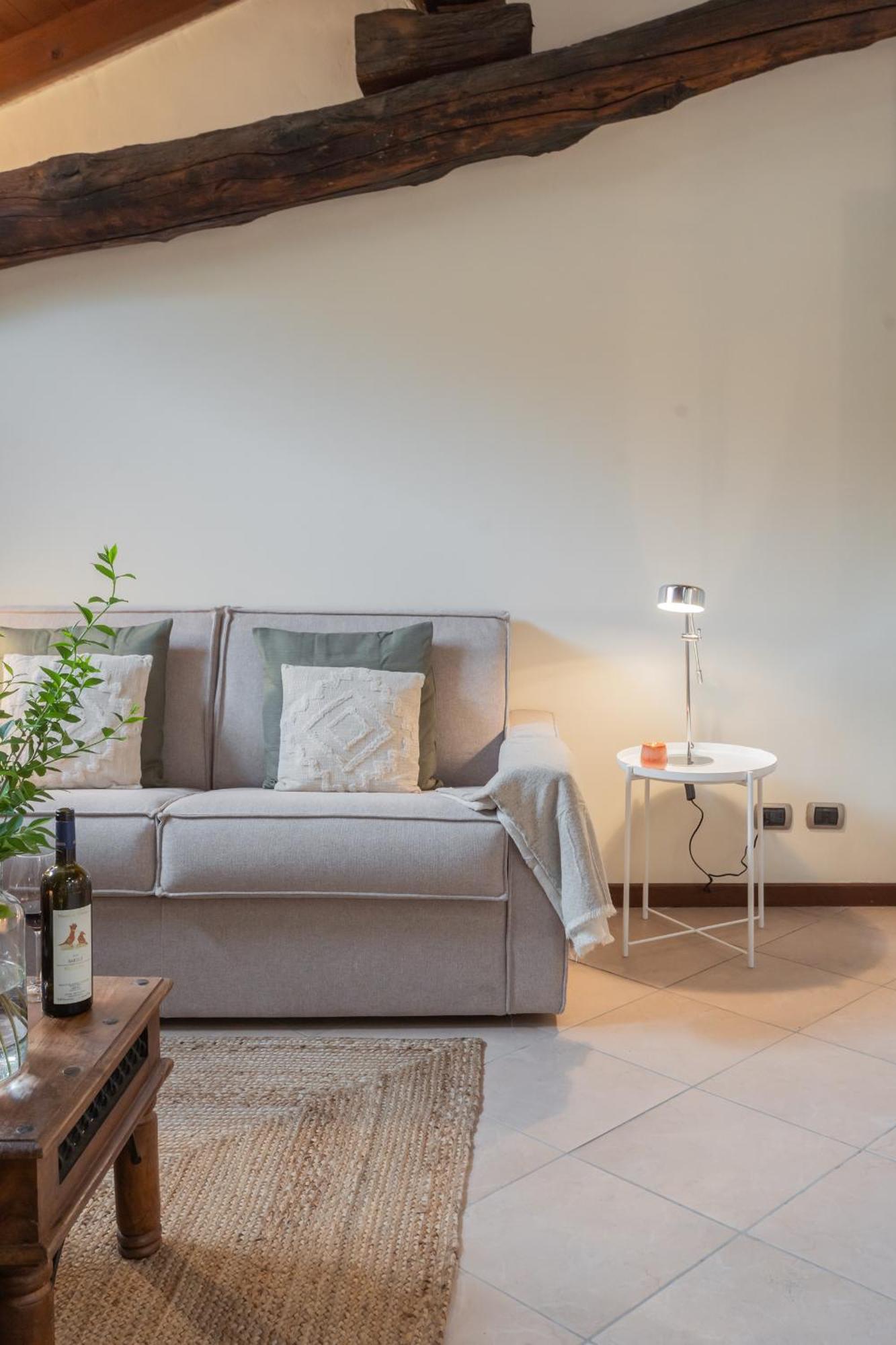 Plinio 10 By Rent Apartment Como