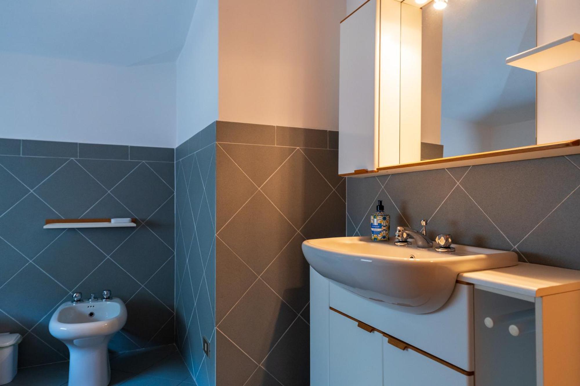 Stunning Apartment- Terrace And Swimming Pool * Bellano