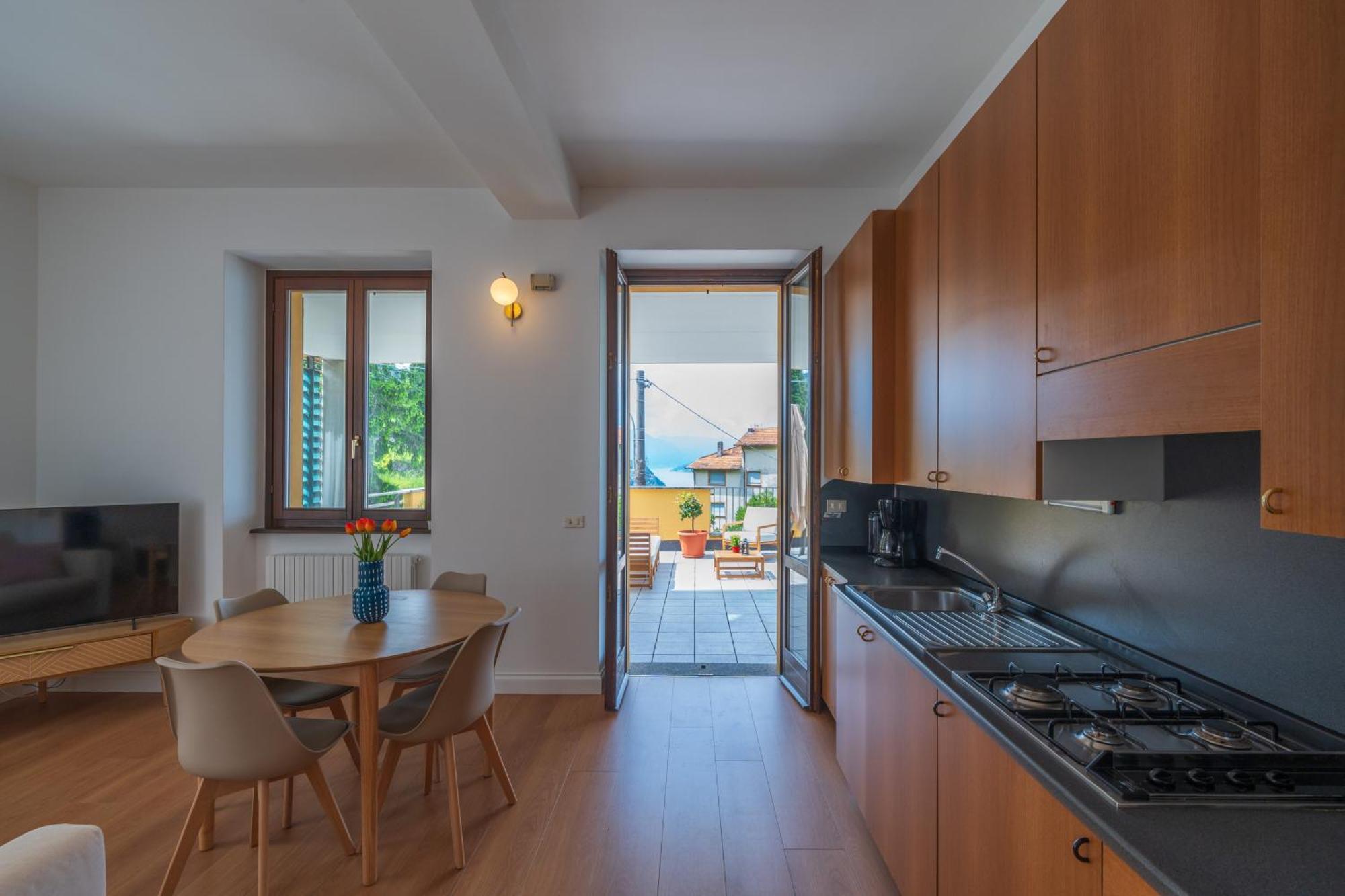 Stunning Apartment- Terrace And Swimming Pool * Bellano
