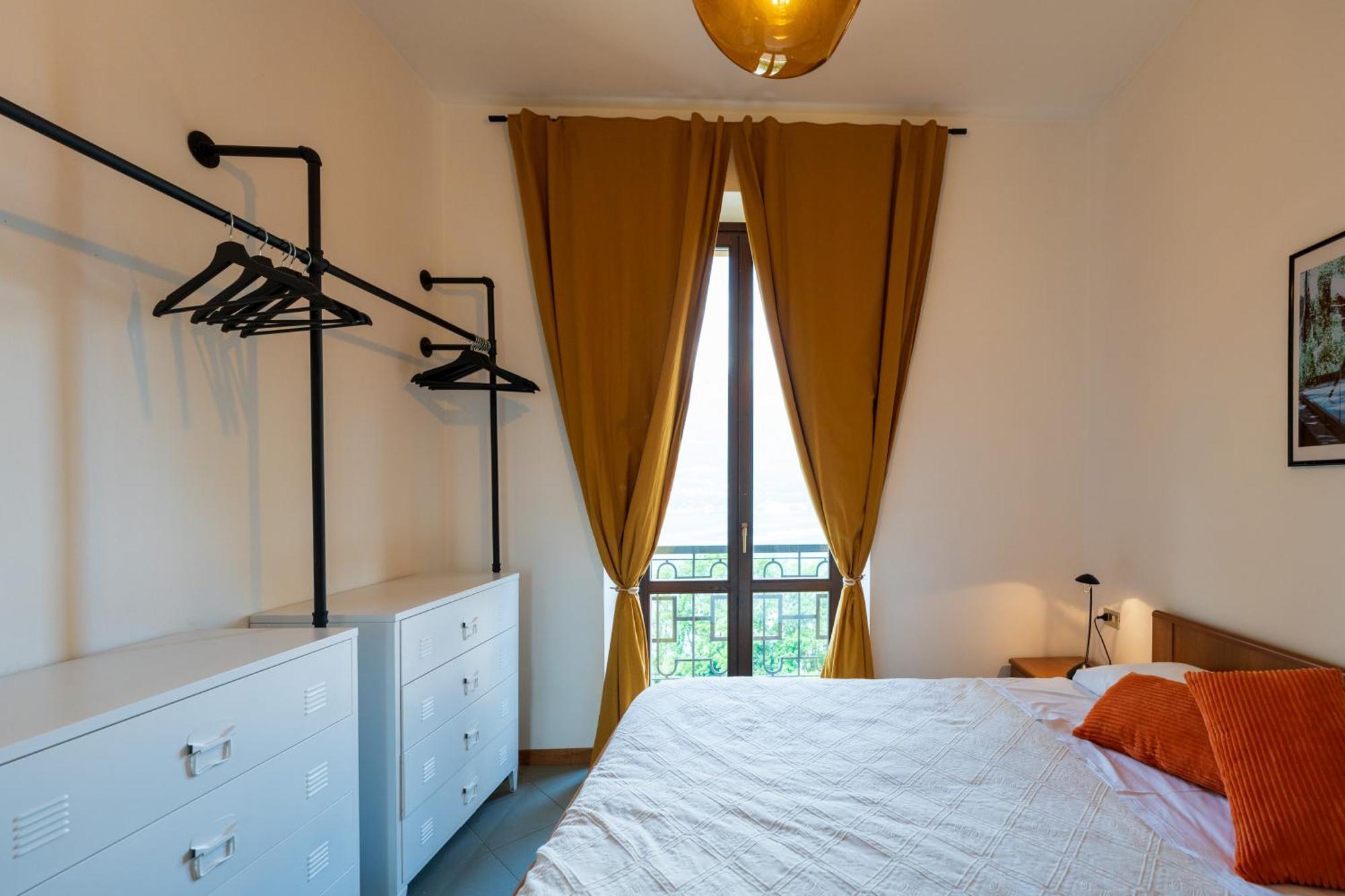 Lezzeno Lakeview With Swimmingpool Apartment