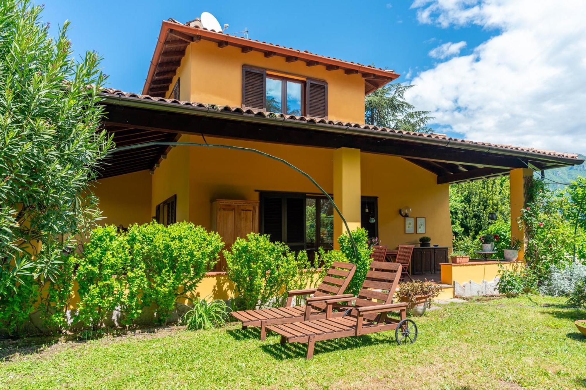 Holiday home Camelia With Garden By Wonderful Italy *