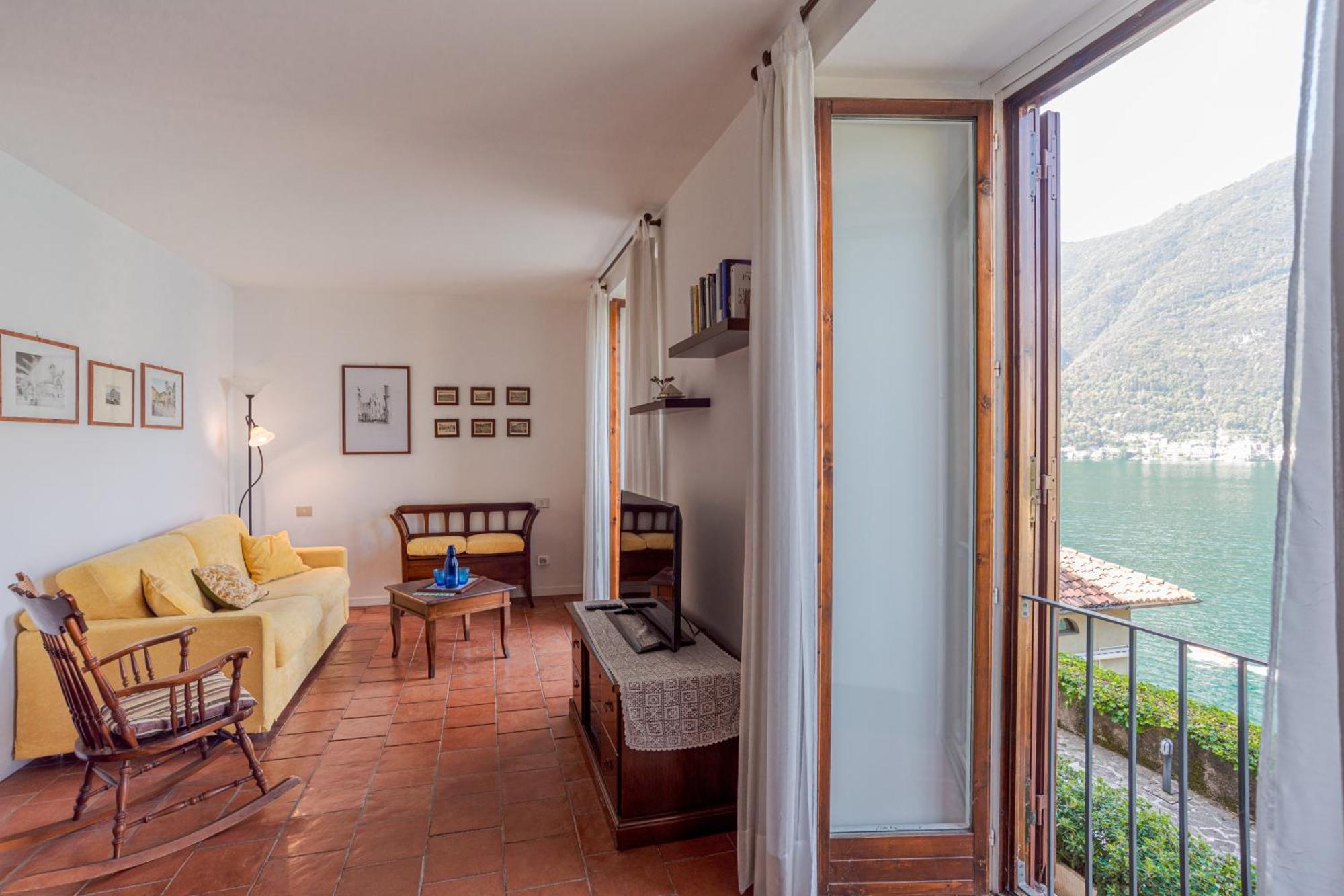With Shared Pool And Parking! View * Nesso