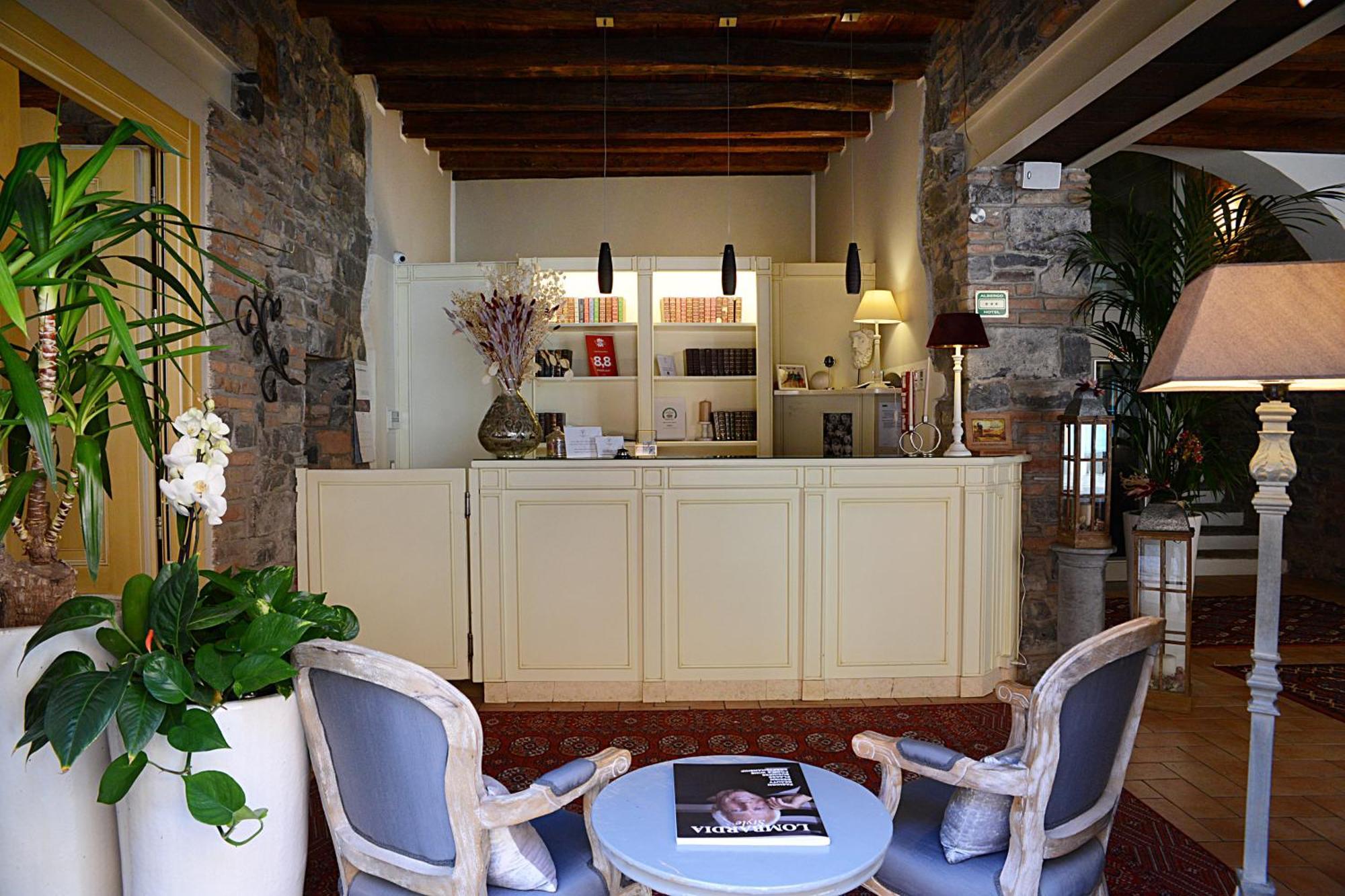 Borgo Antico 3* Como