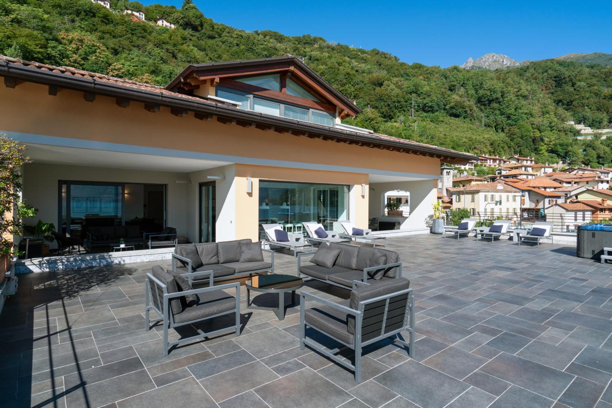 Navalia Villa