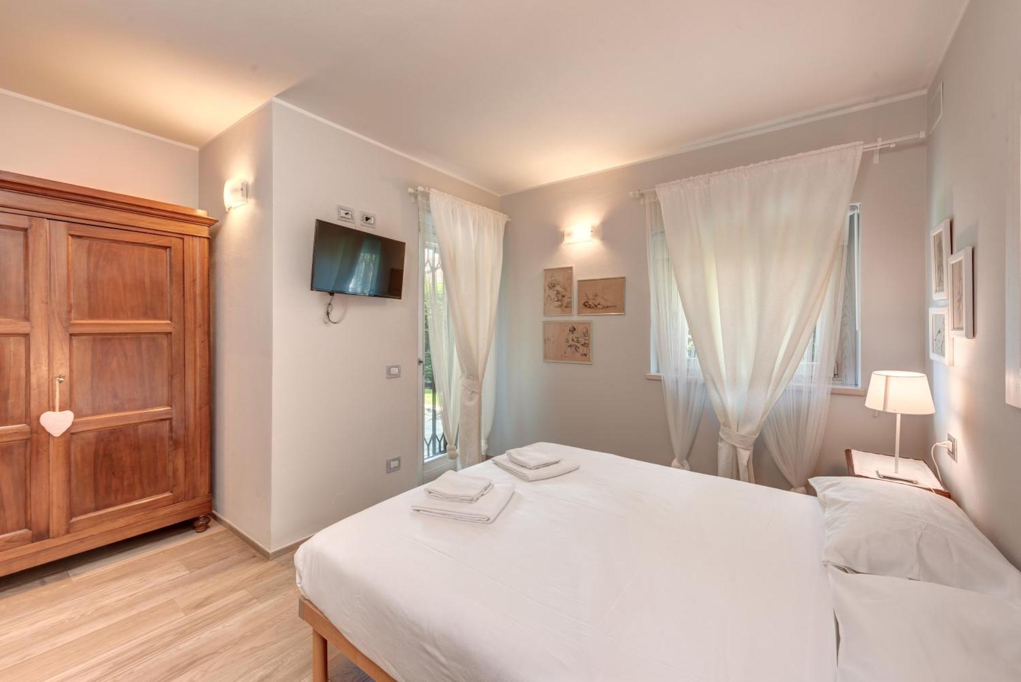 La Corte With Amazing Pool And Garden Villa