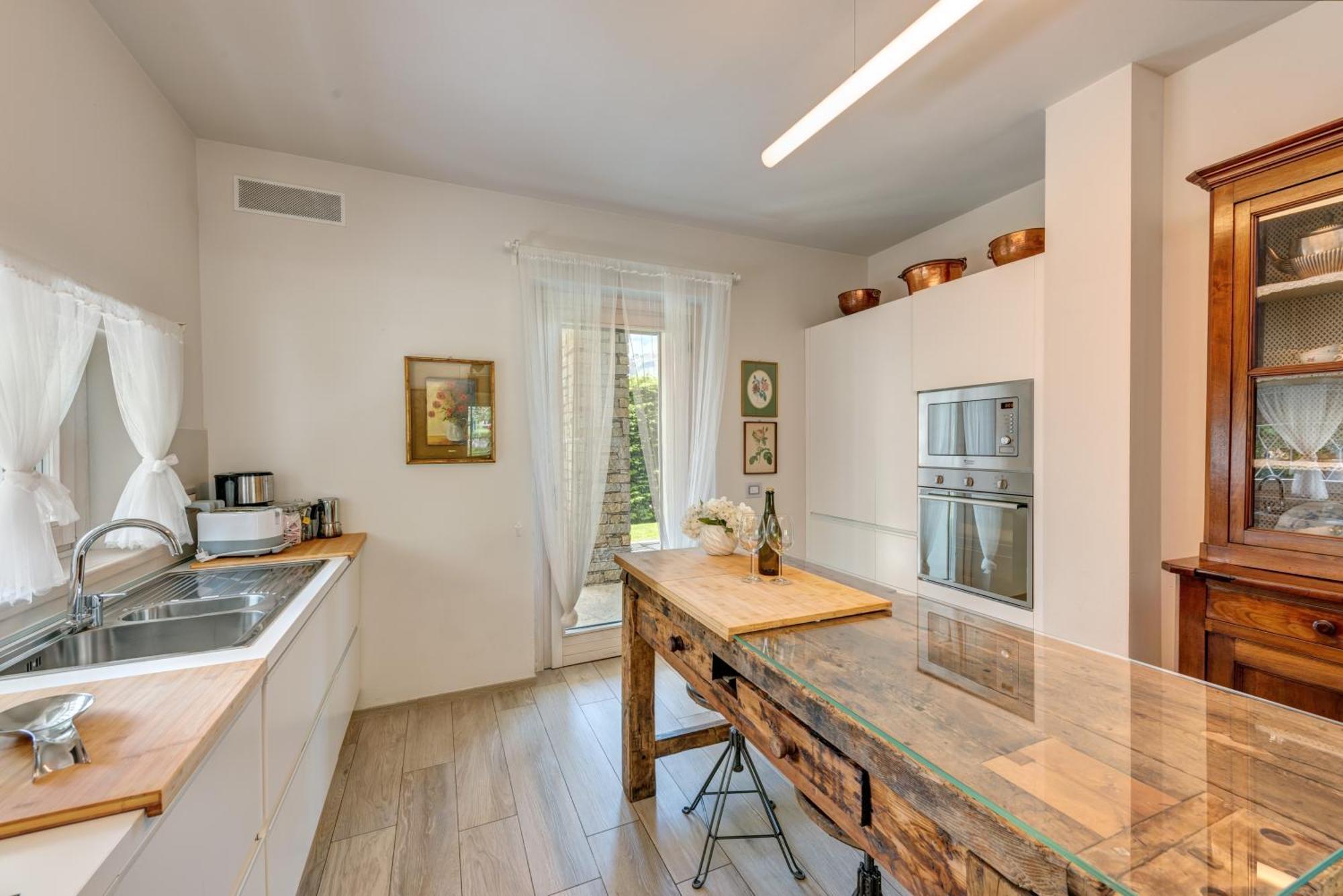 La Corte With Amazing Pool And Garden Villa Colico