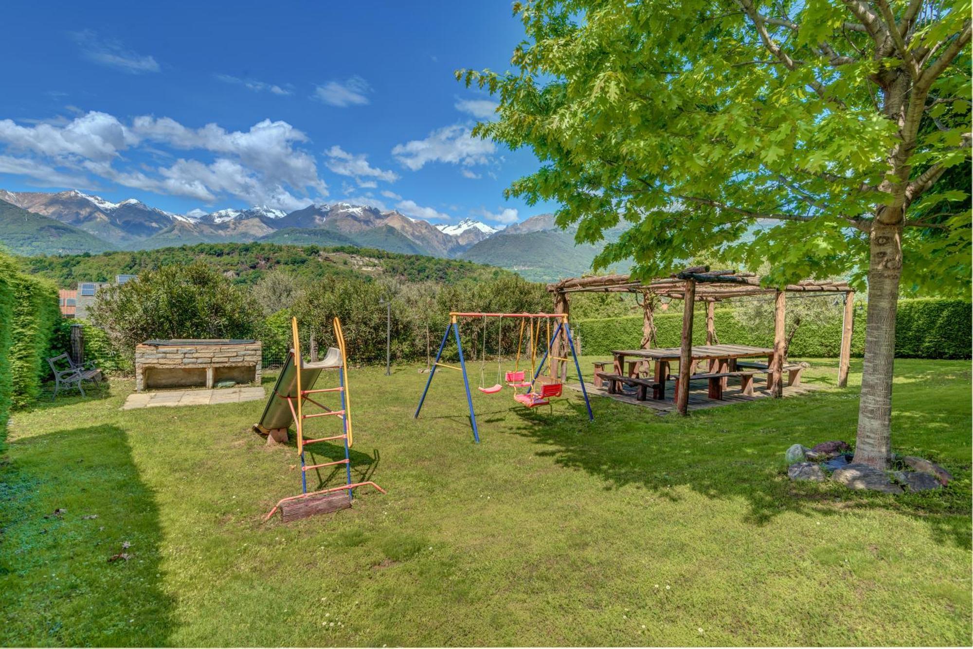 Villa La Corte With Amazing Pool And Garden