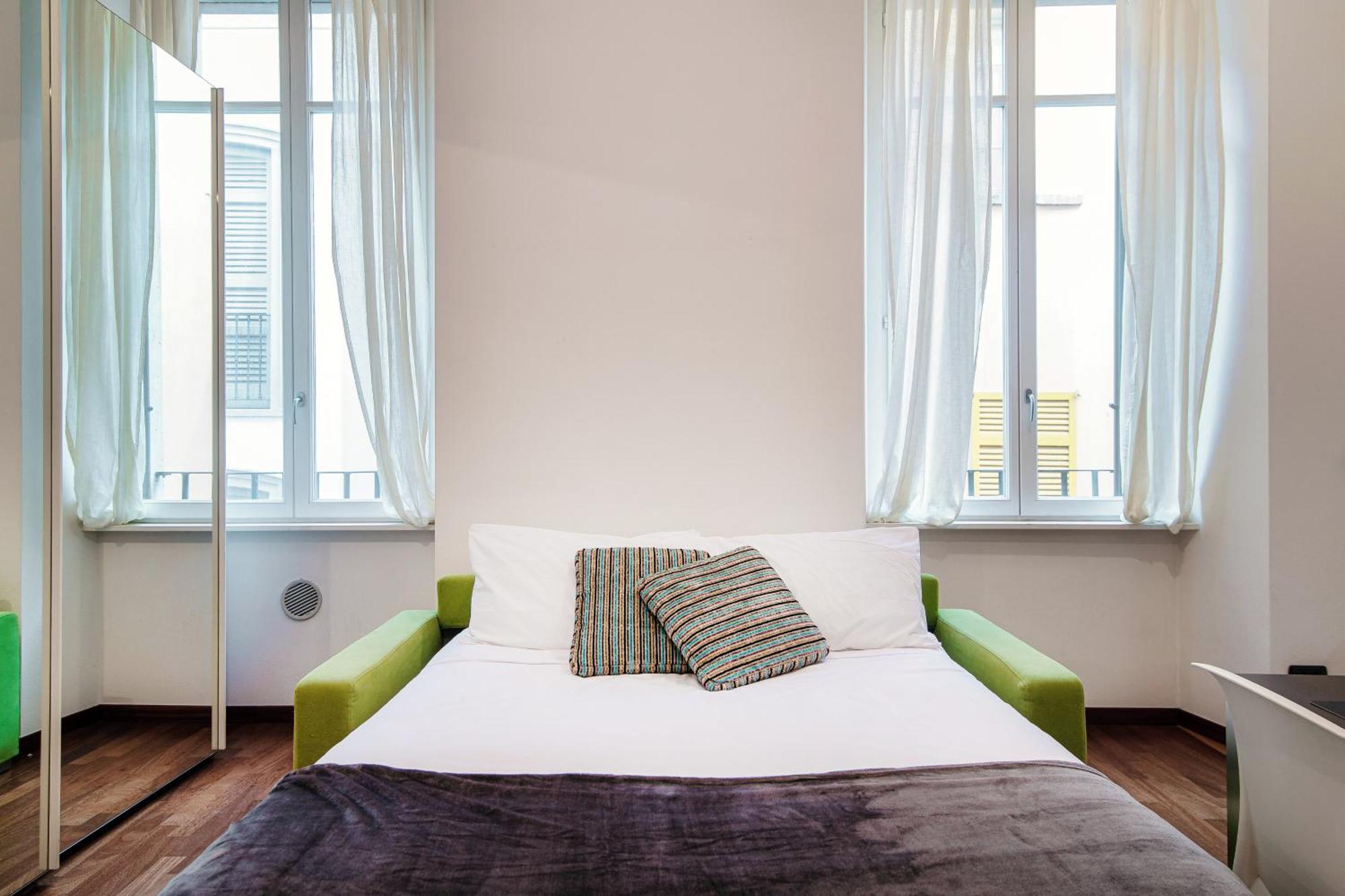 In One - By Myhomeincomo Apartment Como