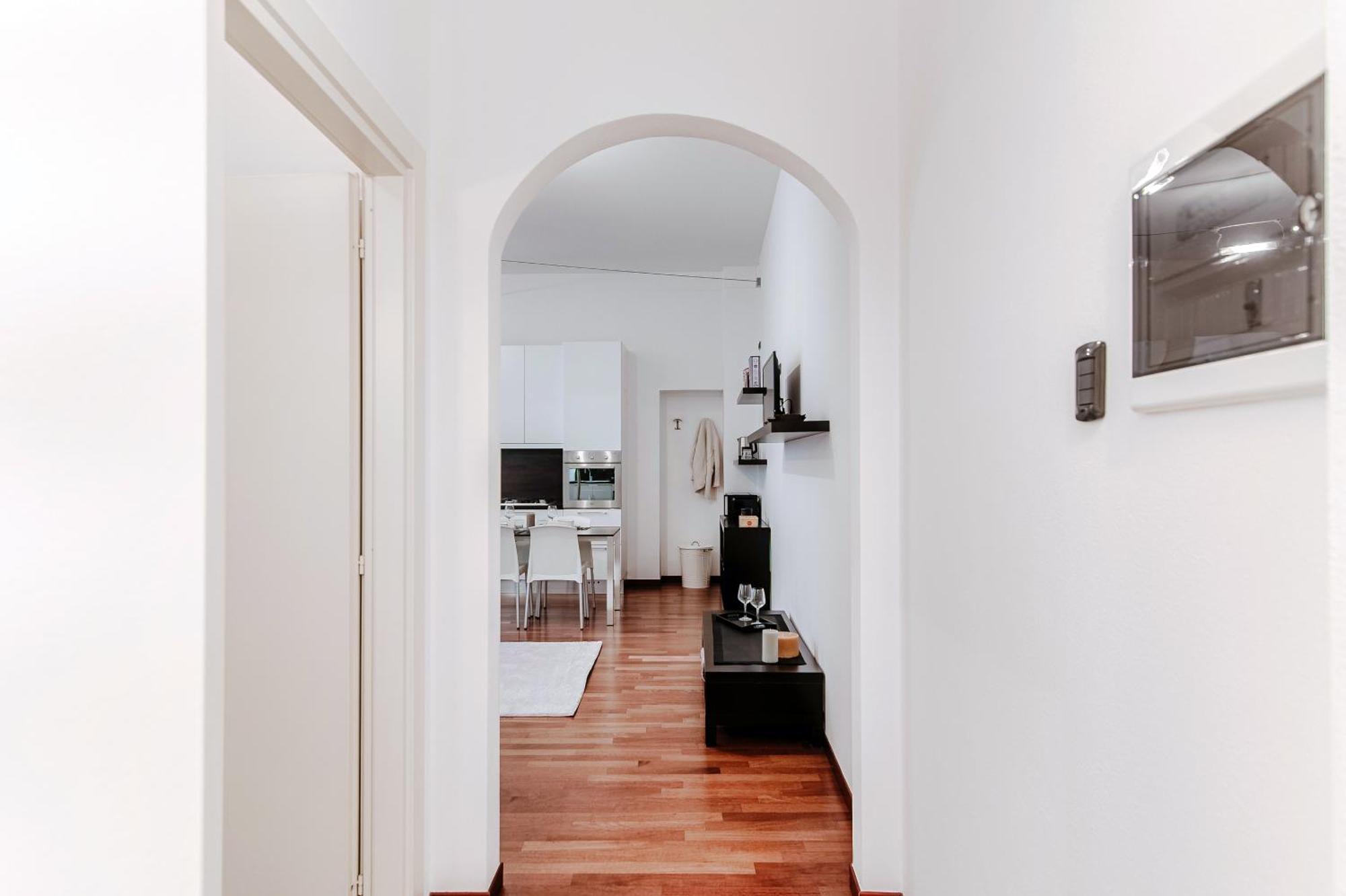 Apartment In One - By Myhomeincomo *