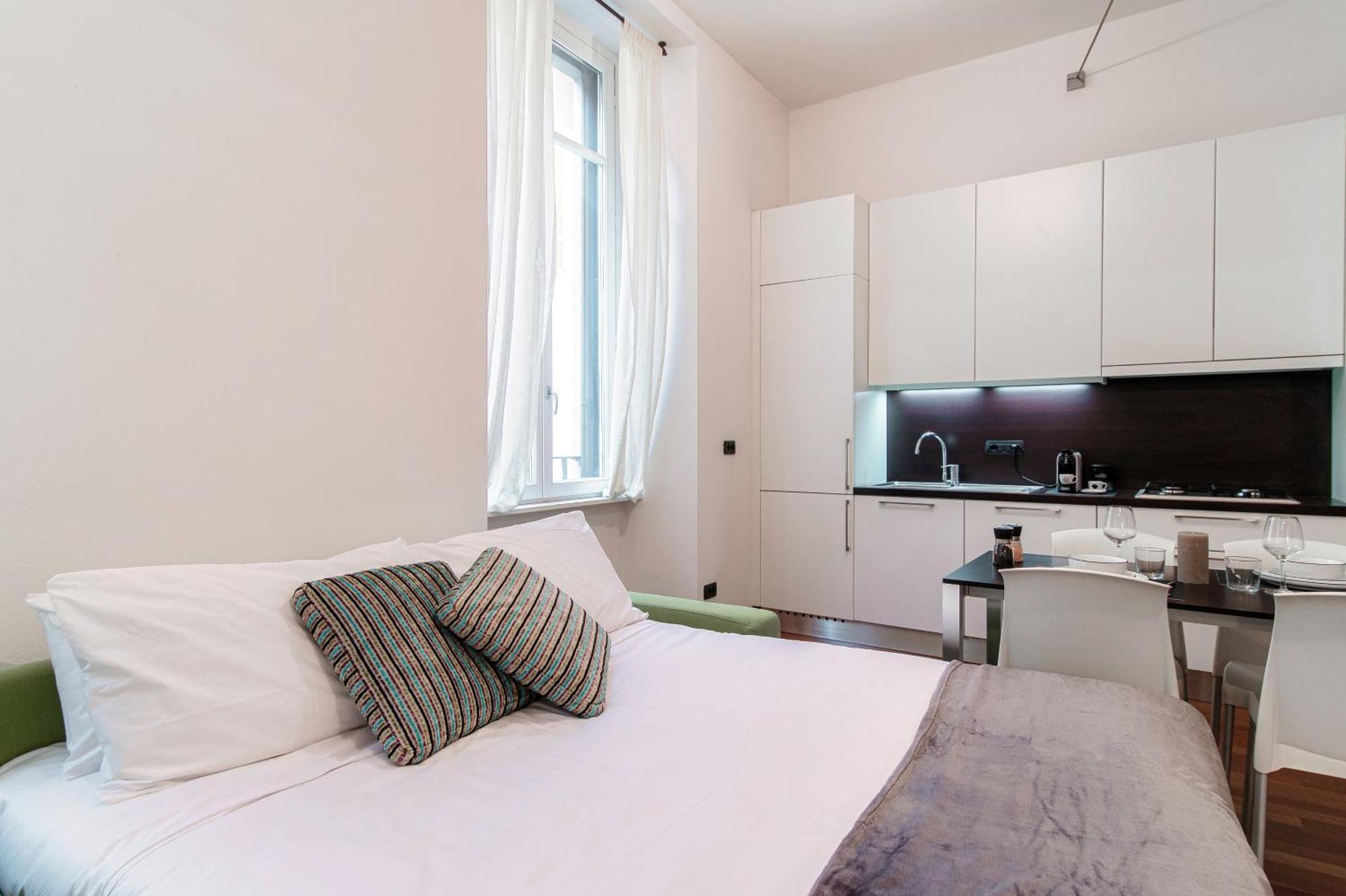 In One - By Myhomeincomo Apartment Como