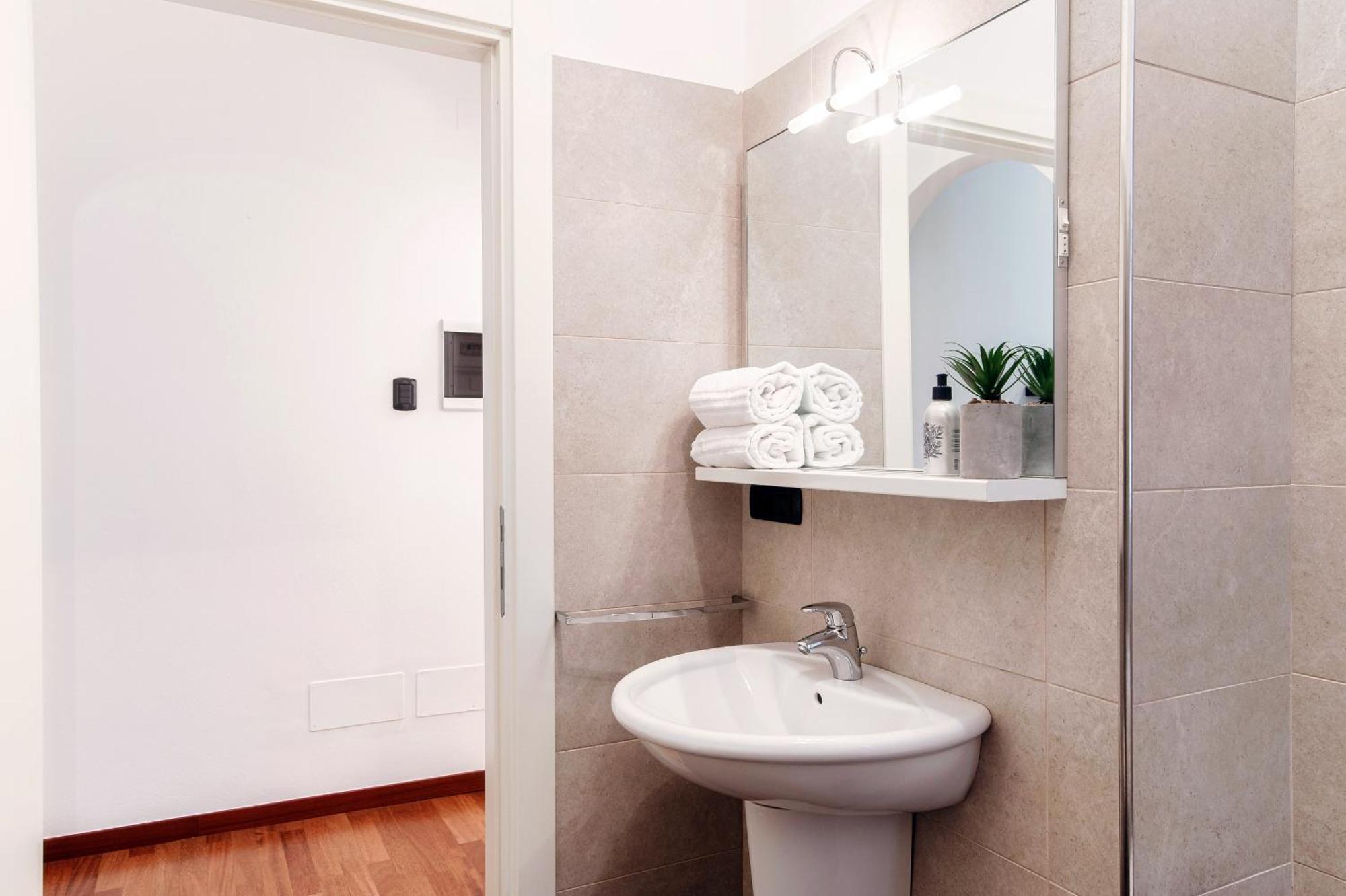 Apartment In One - By Myhomeincomo
