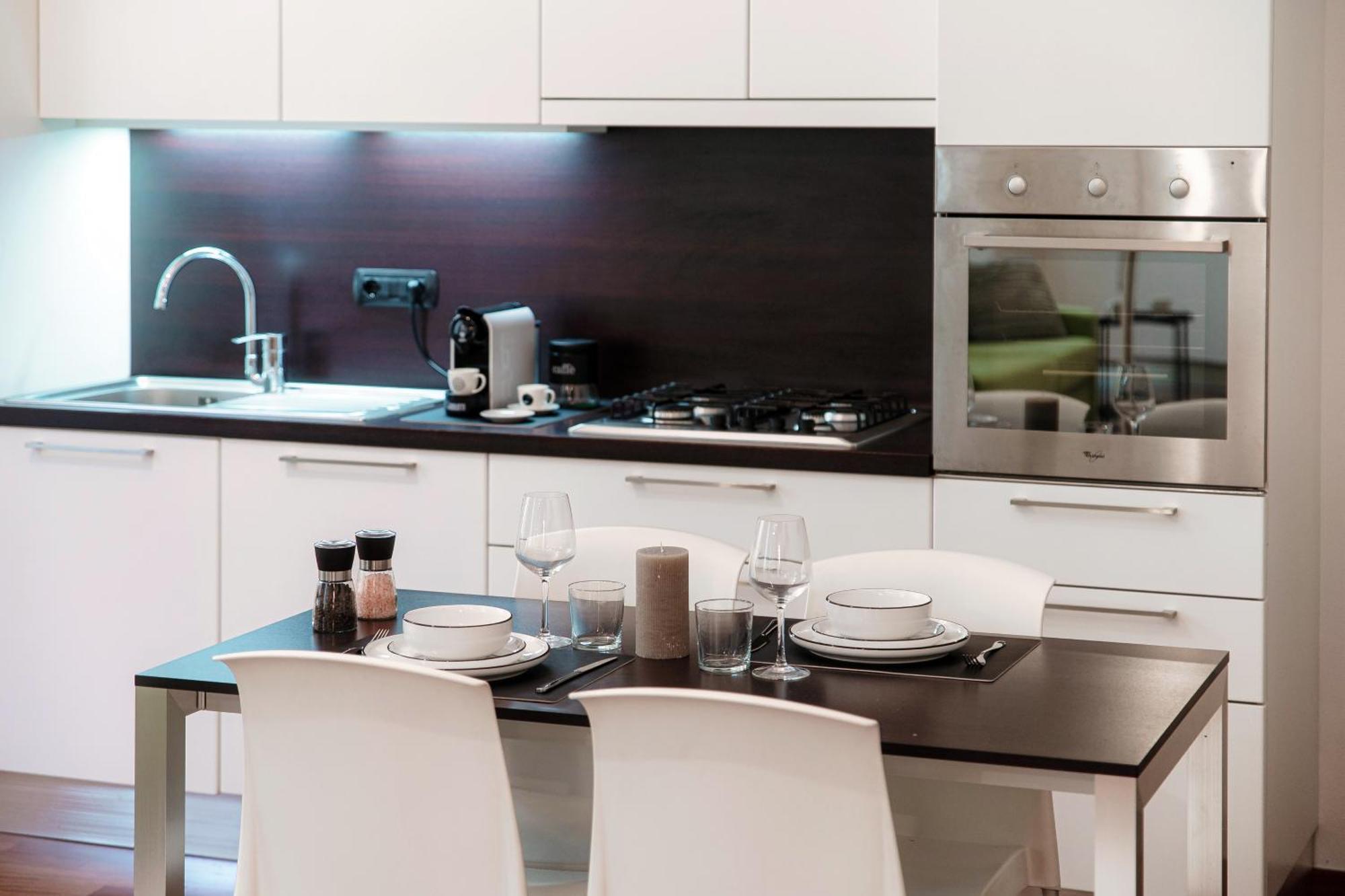 In One - By Myhomeincomo Apartment Como