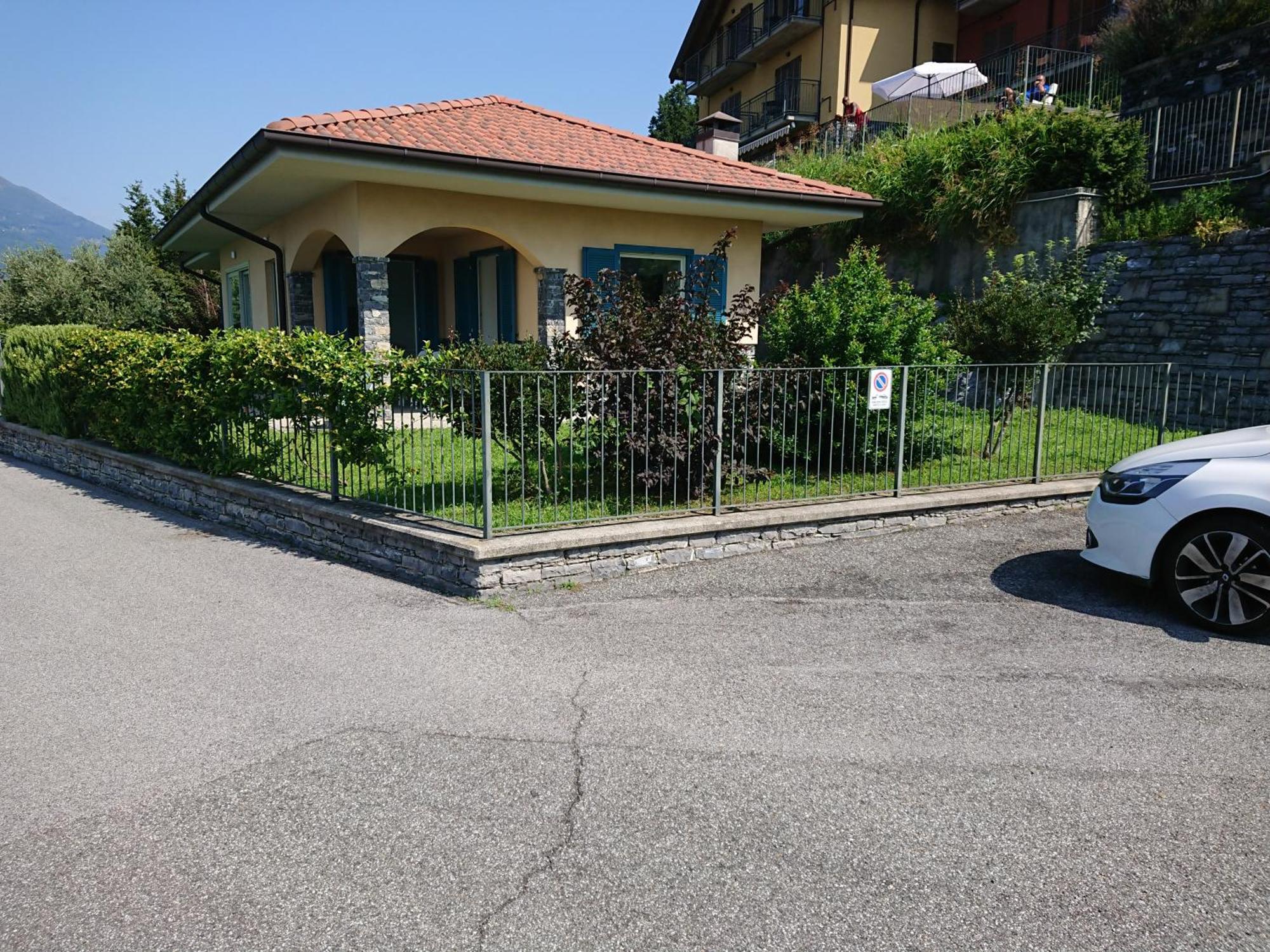 Lakecomoweb Apartment Perledo