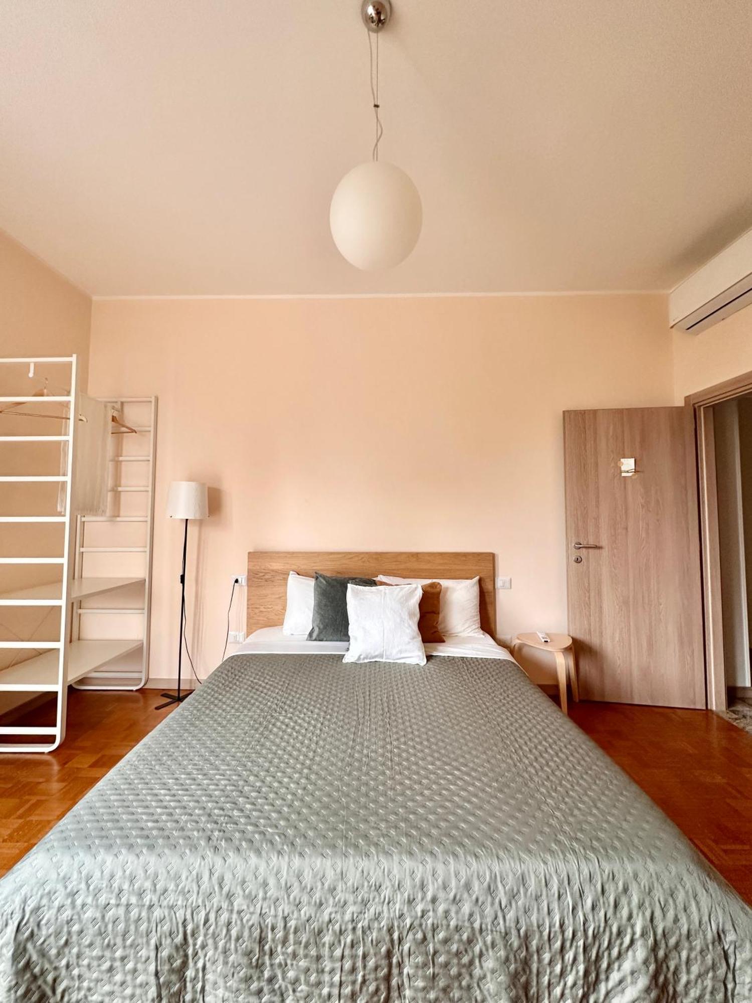 Casa Ling -ac - Parking-2bathrooms * Como