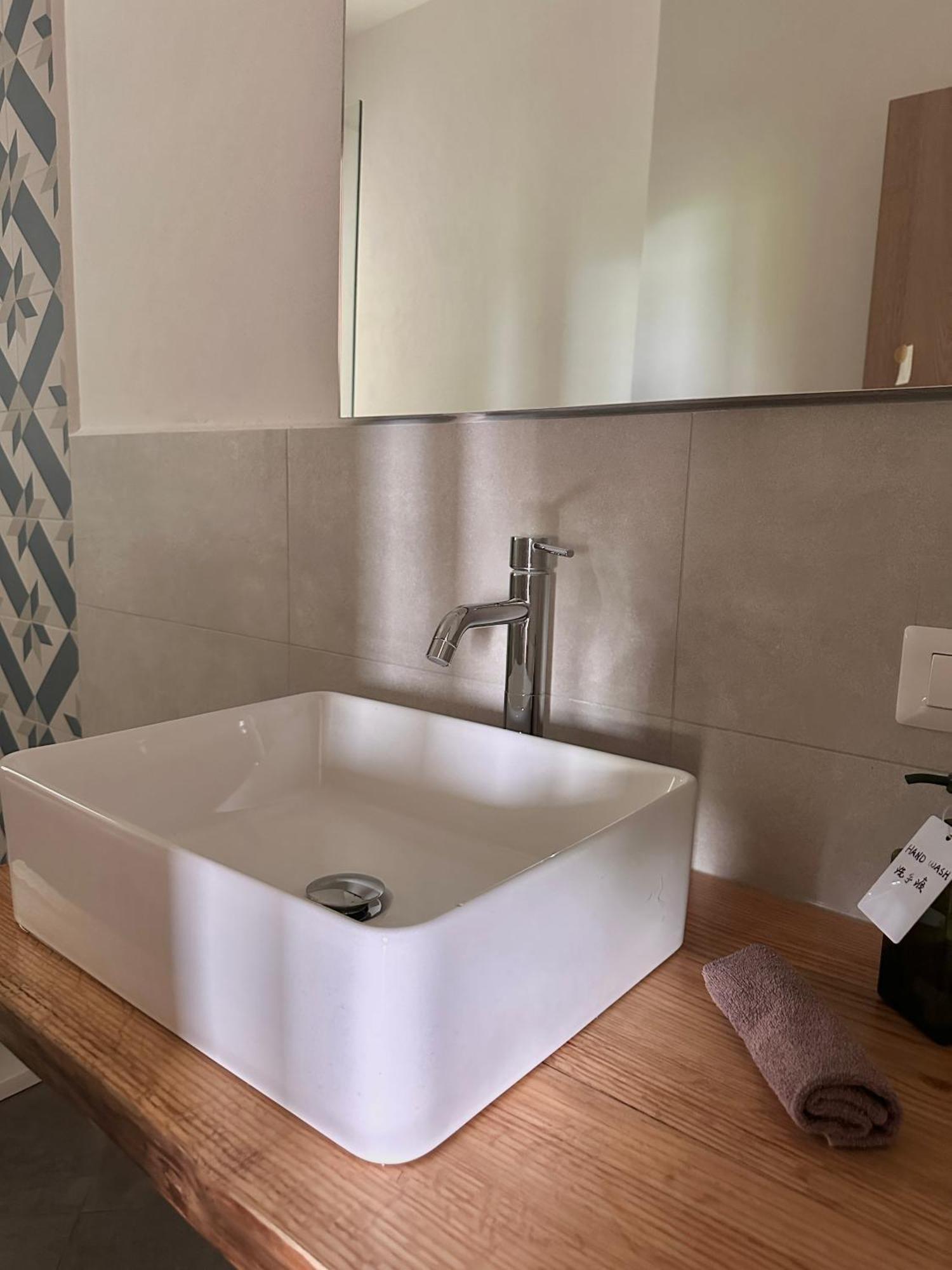 Casa Ling -ac - Parking-2bathrooms Bed & Breakfast Como