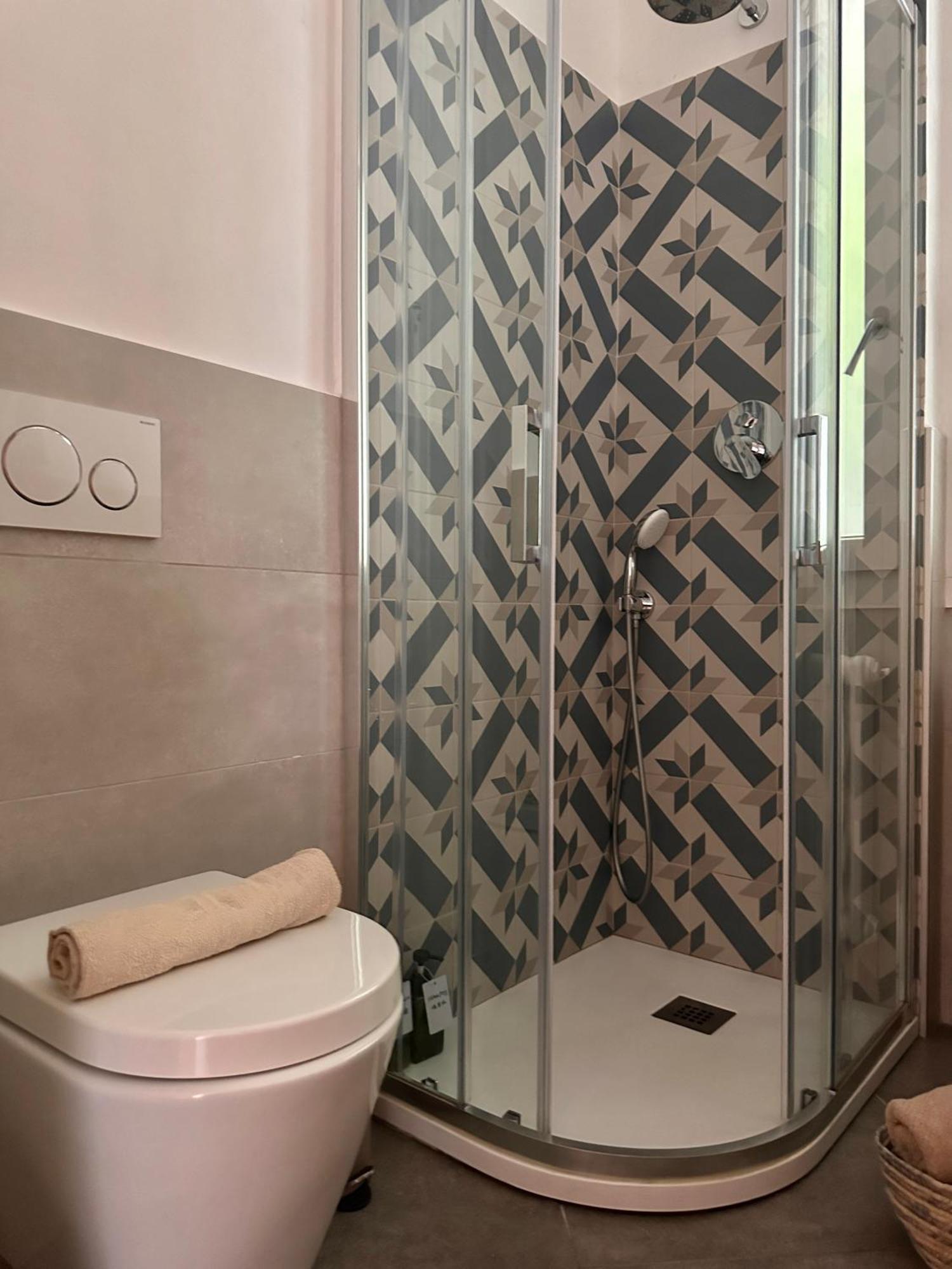 Bed & Breakfast Casa Ling -ac - Parking-2bathrooms Como