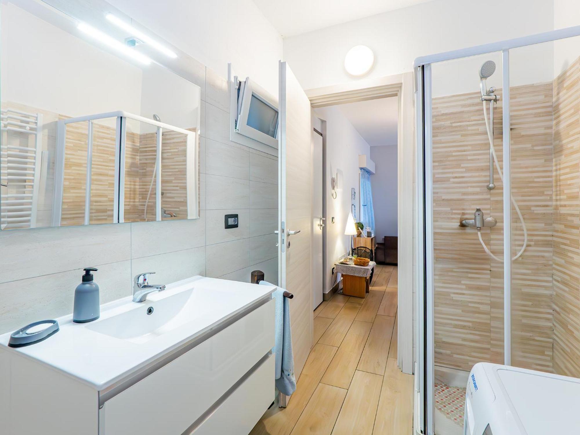 Apartment Chiaro House