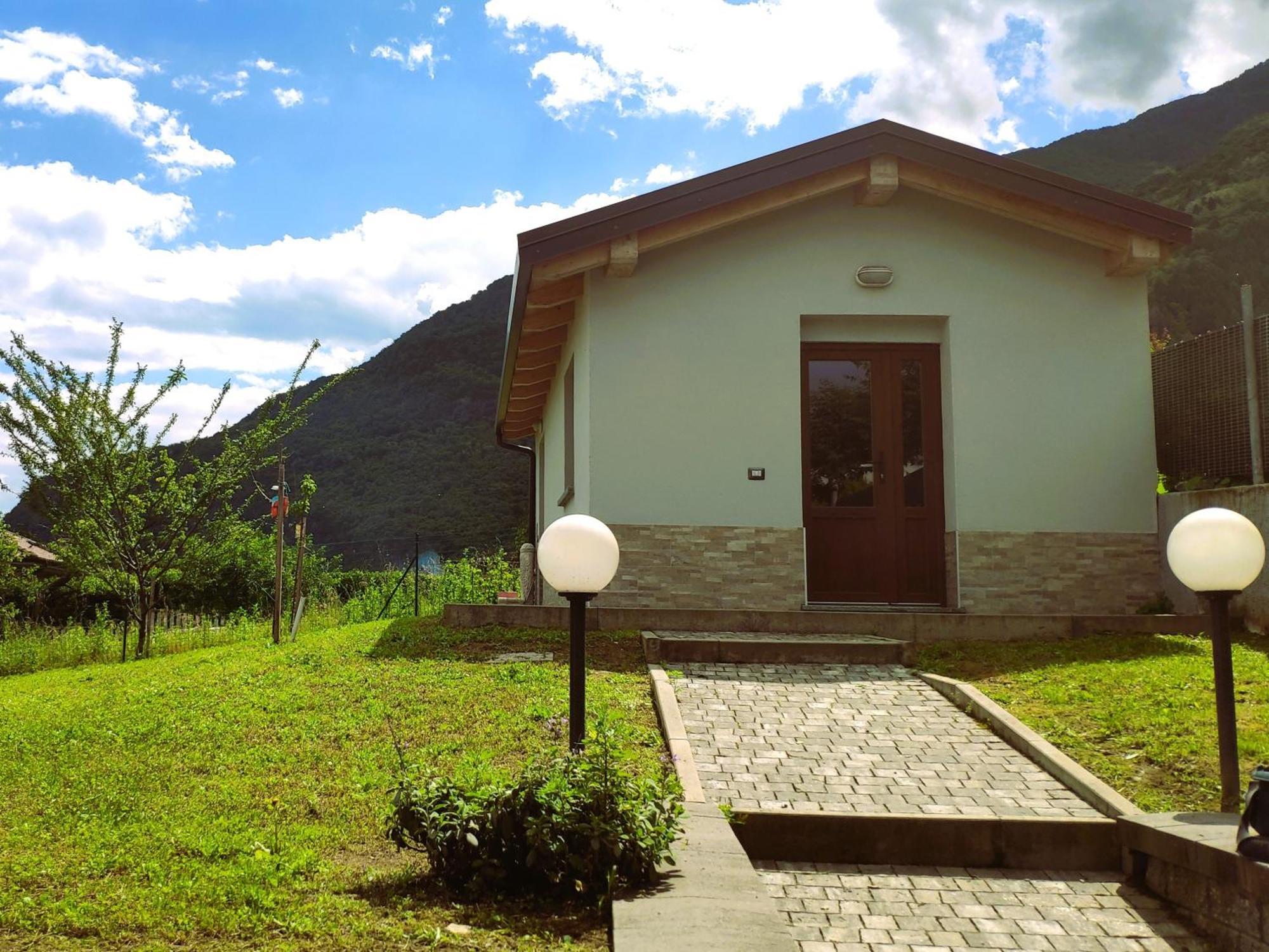 Apartment Chiaro House Colico