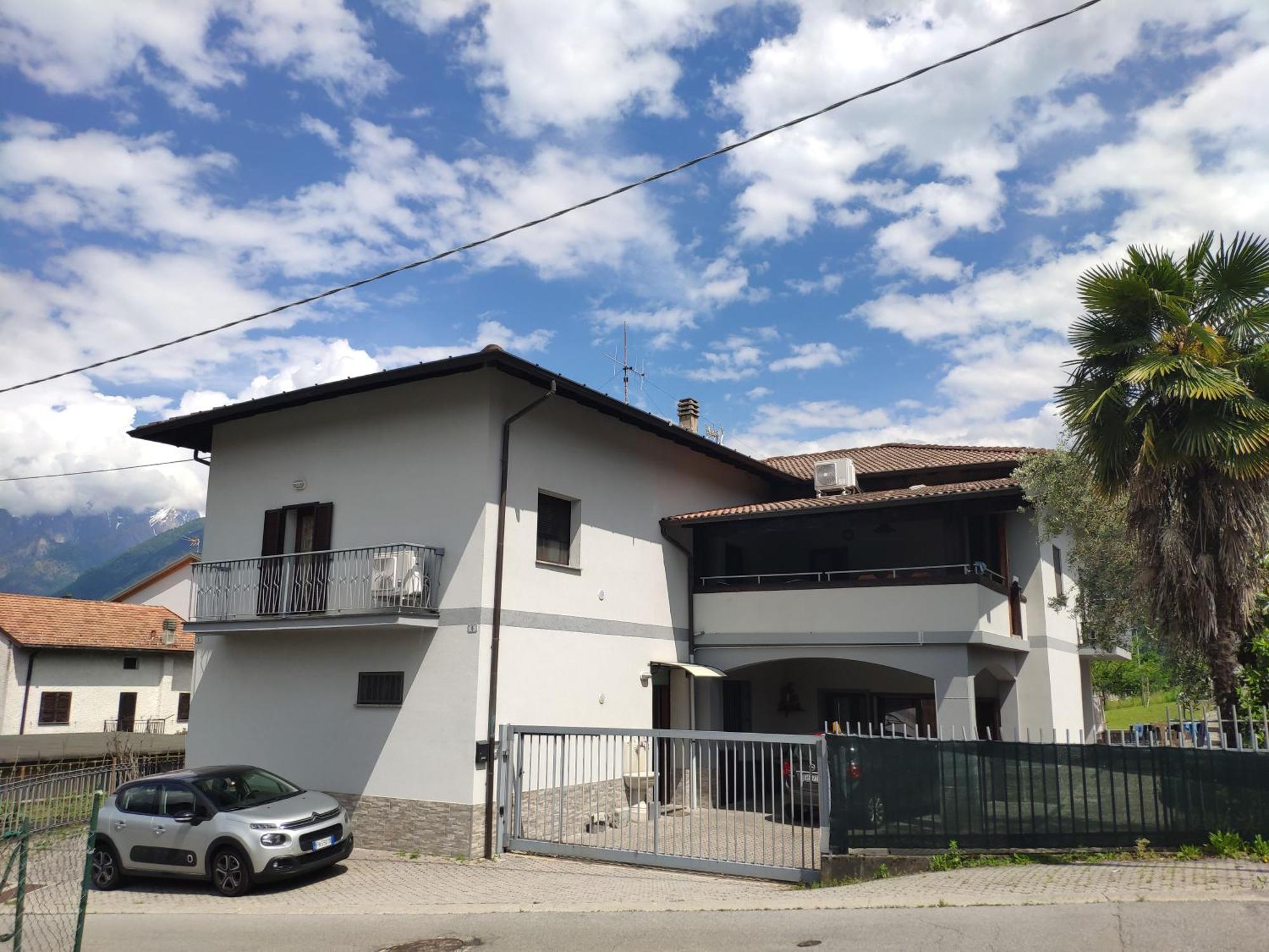 Chiaro House * Colico