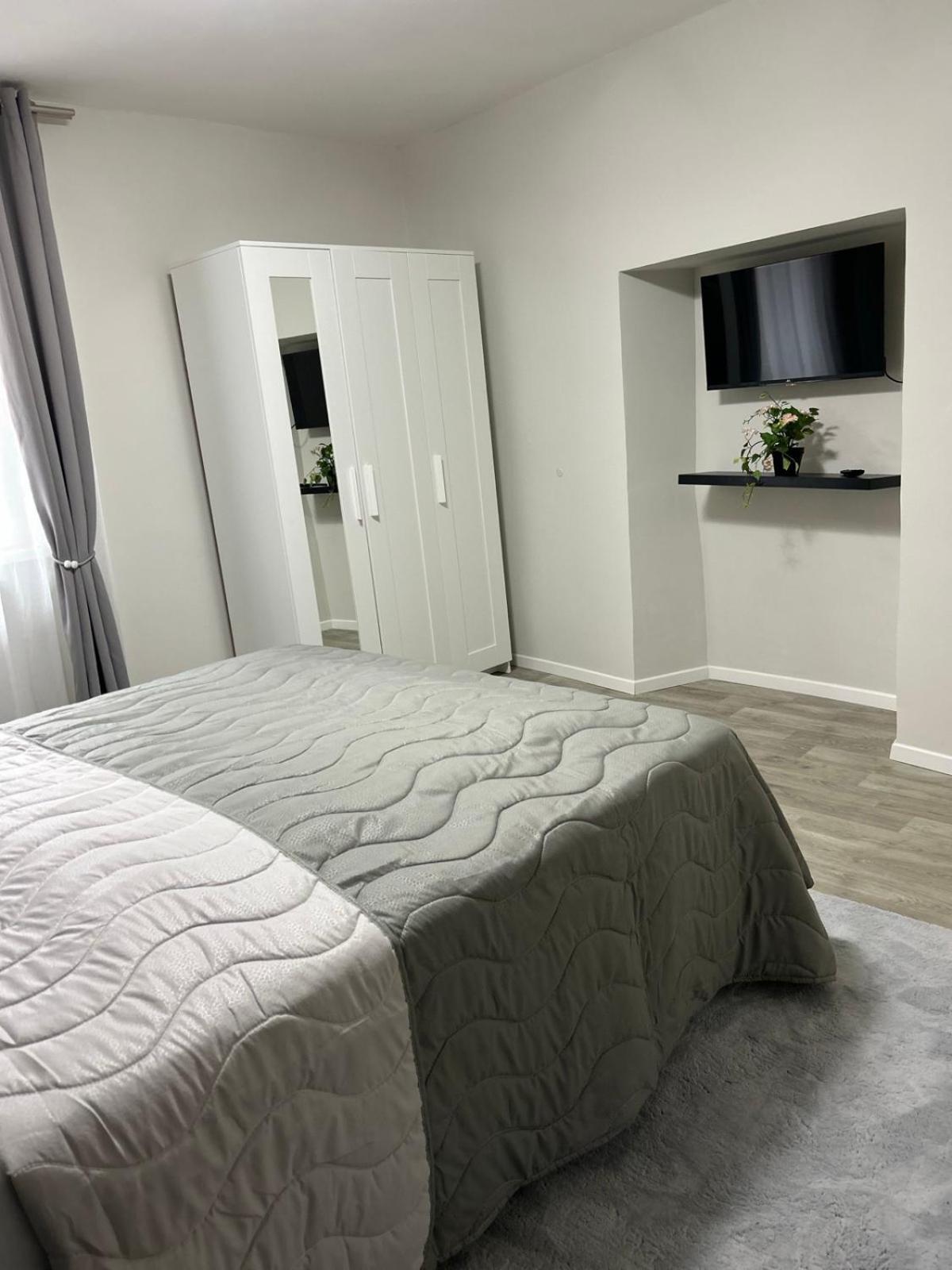 Timco 3-story With View And Air-conditioner Apartment *