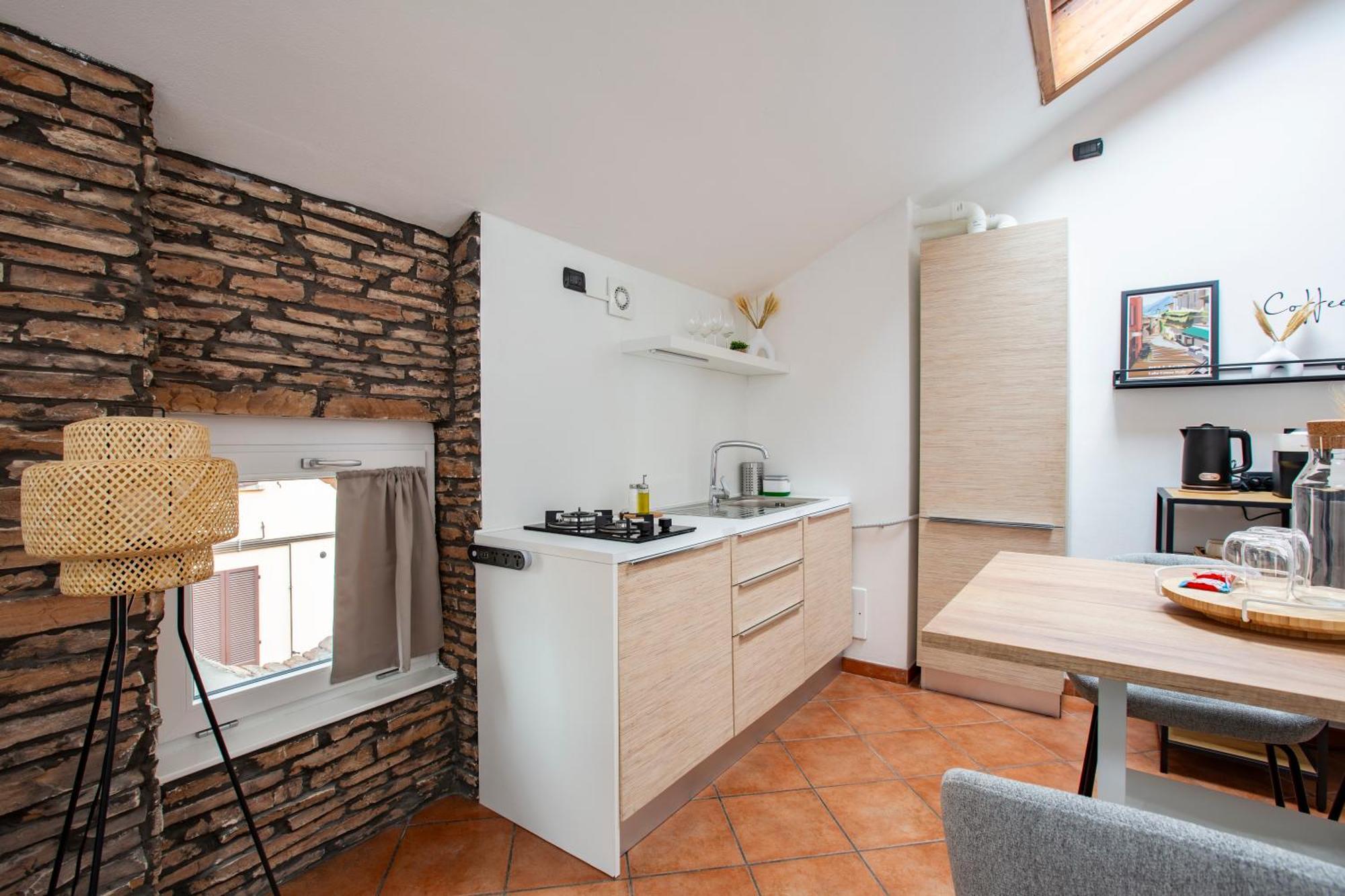 Apartment Modern & Minimalist Flat -4people- Fully Equipped Como