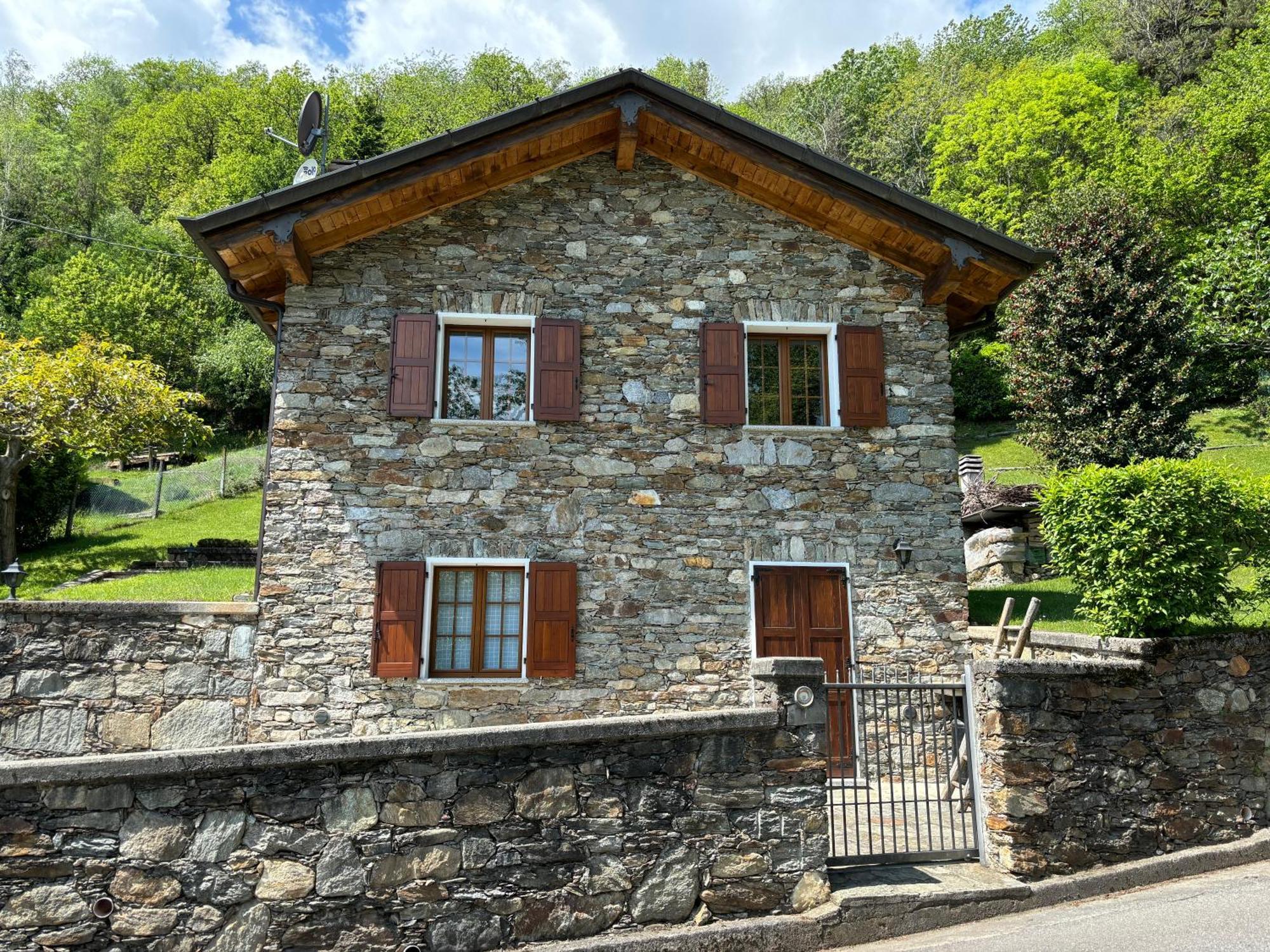Casa Eva Pianello - Larihome A64 * Pianello Del Lario