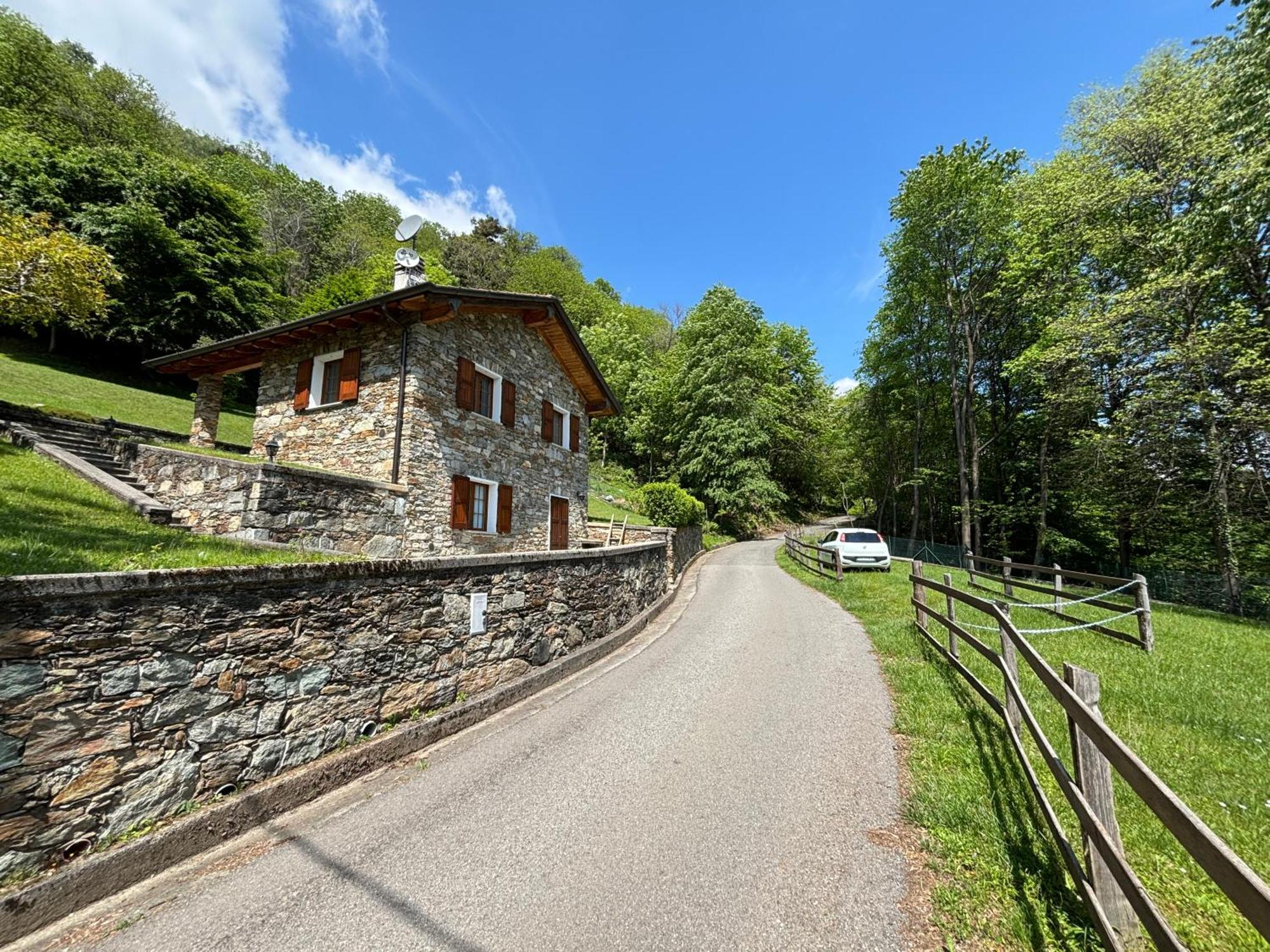 Casa Eva Pianello - Larihome A64