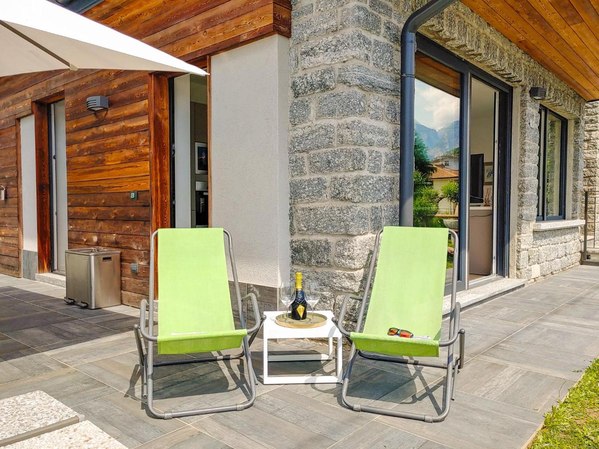 Emotion Mit Terrasse Am Dascio