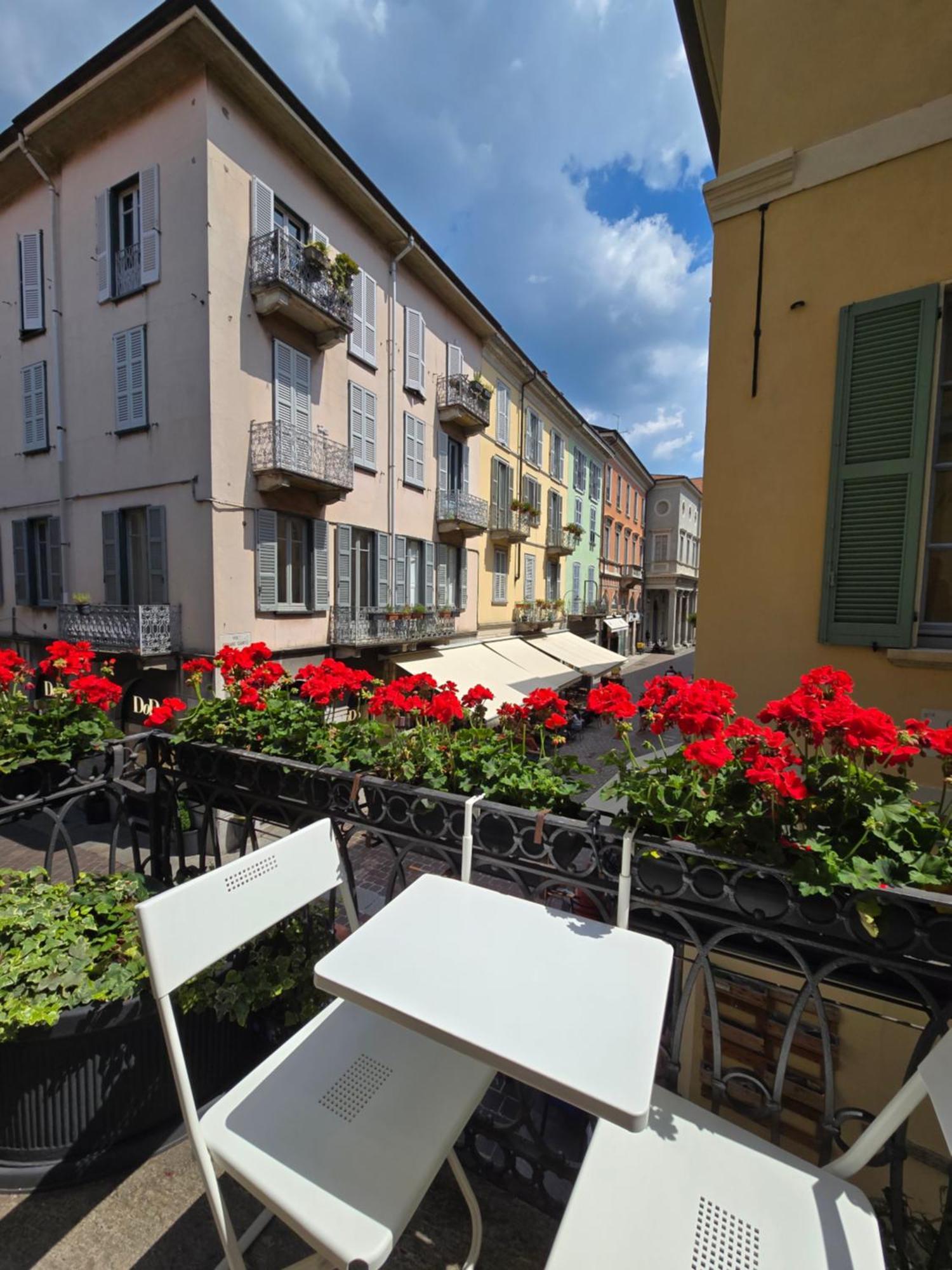 Russomanno Apartment Como