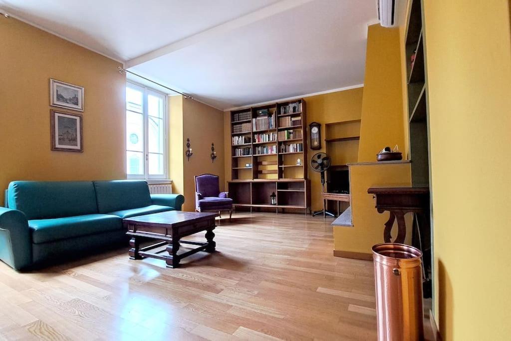 Como25