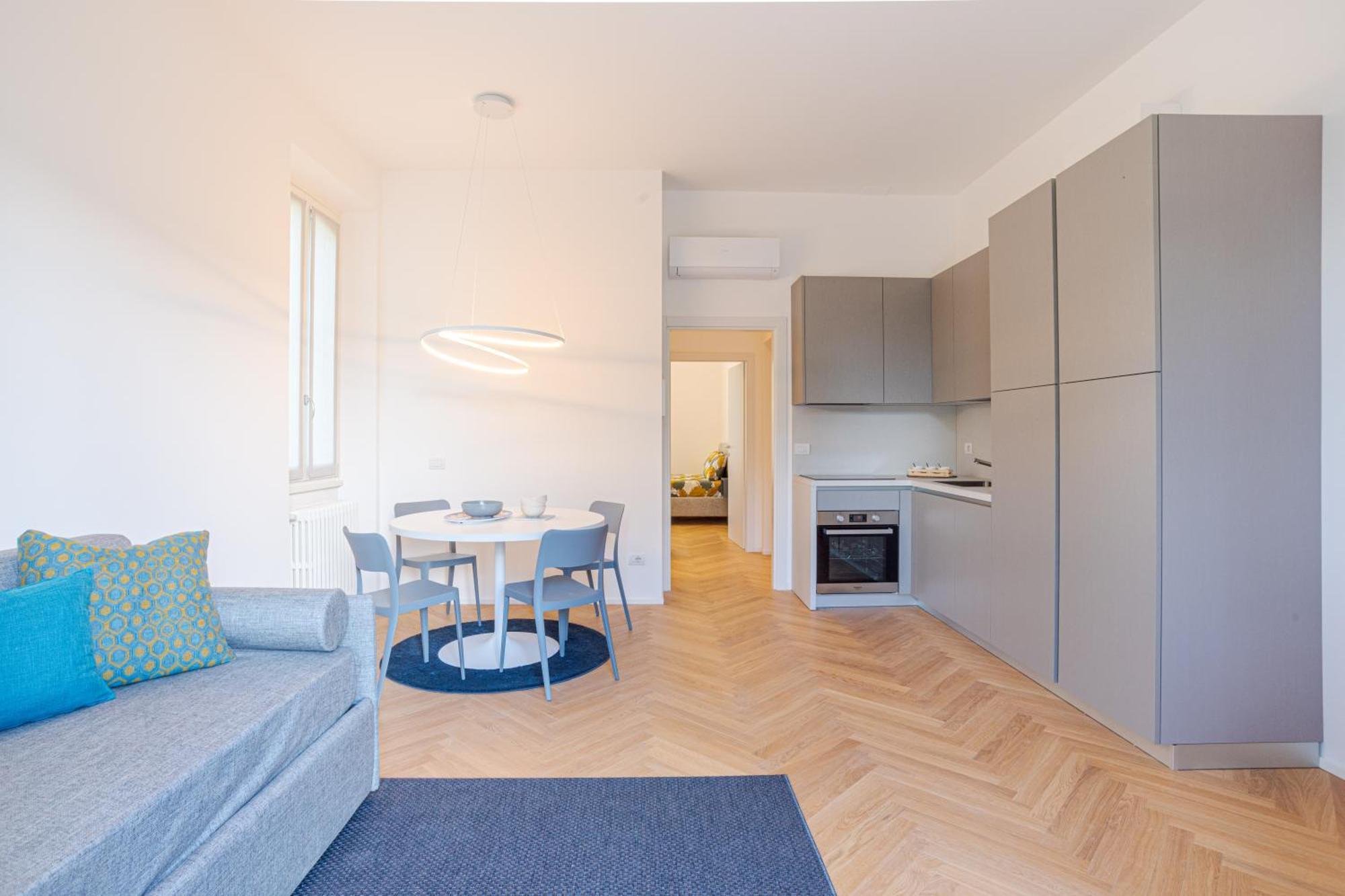 View With Pool, Garden And Parking Lierna