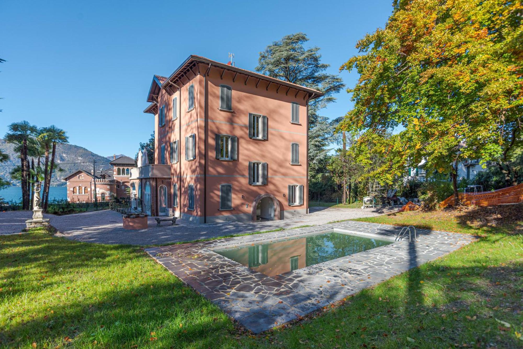 View With Pool, Garden And Parking Apartment Lierna