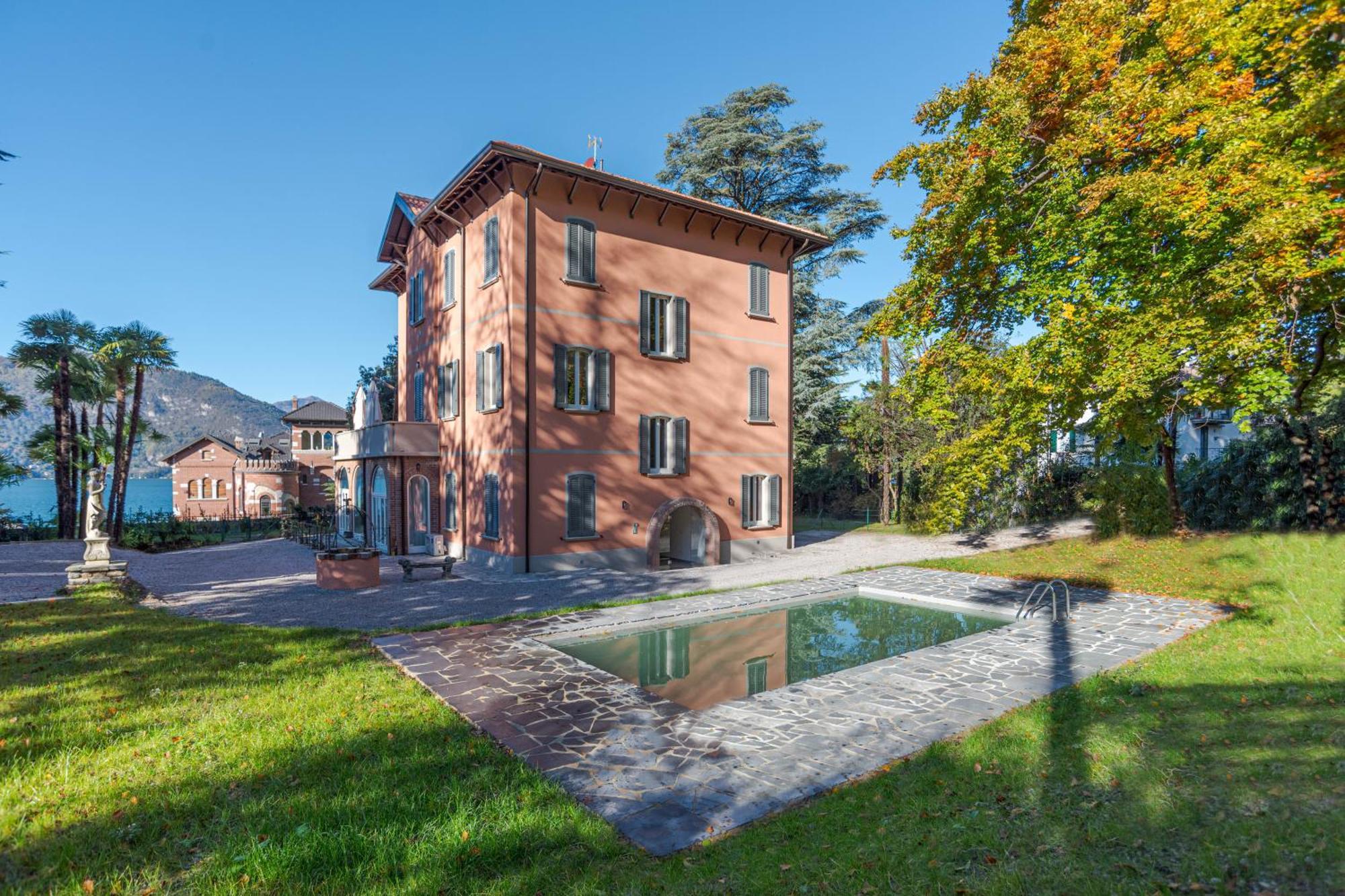 View With Pool, Garden And Parking * Lierna