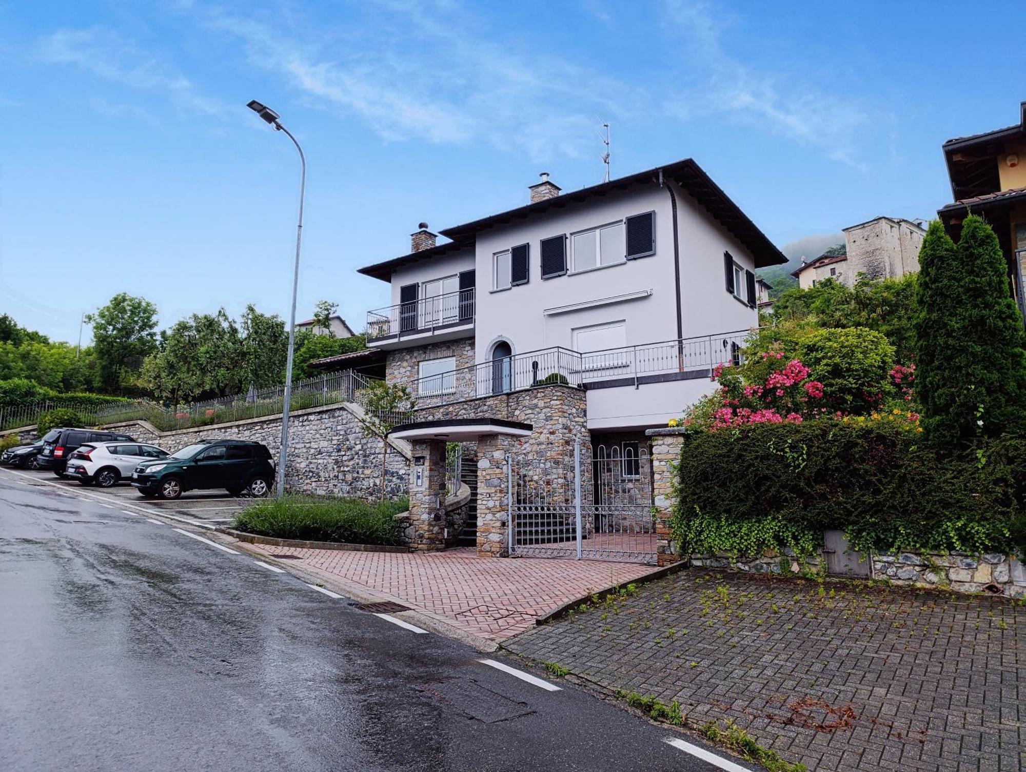 Villarnona Villa Mezzegra