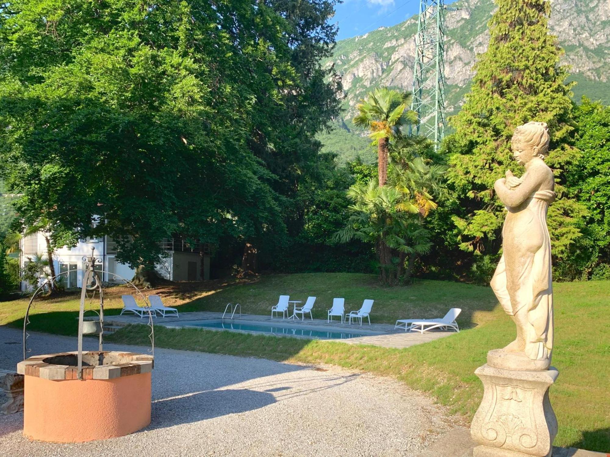 View With Pool, Garden And Parking Lierna