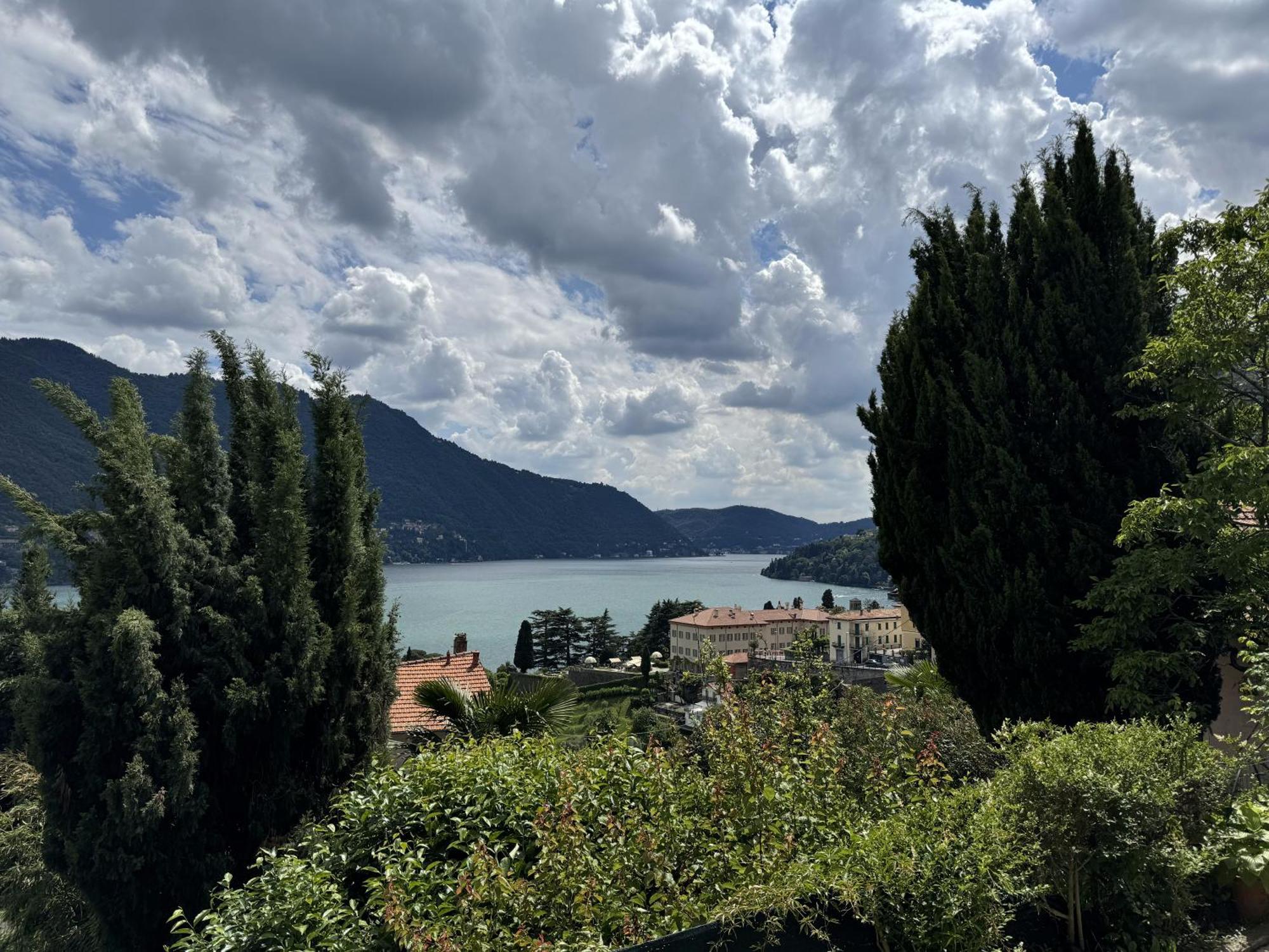 Apartment Luxury Sole Moltrasio