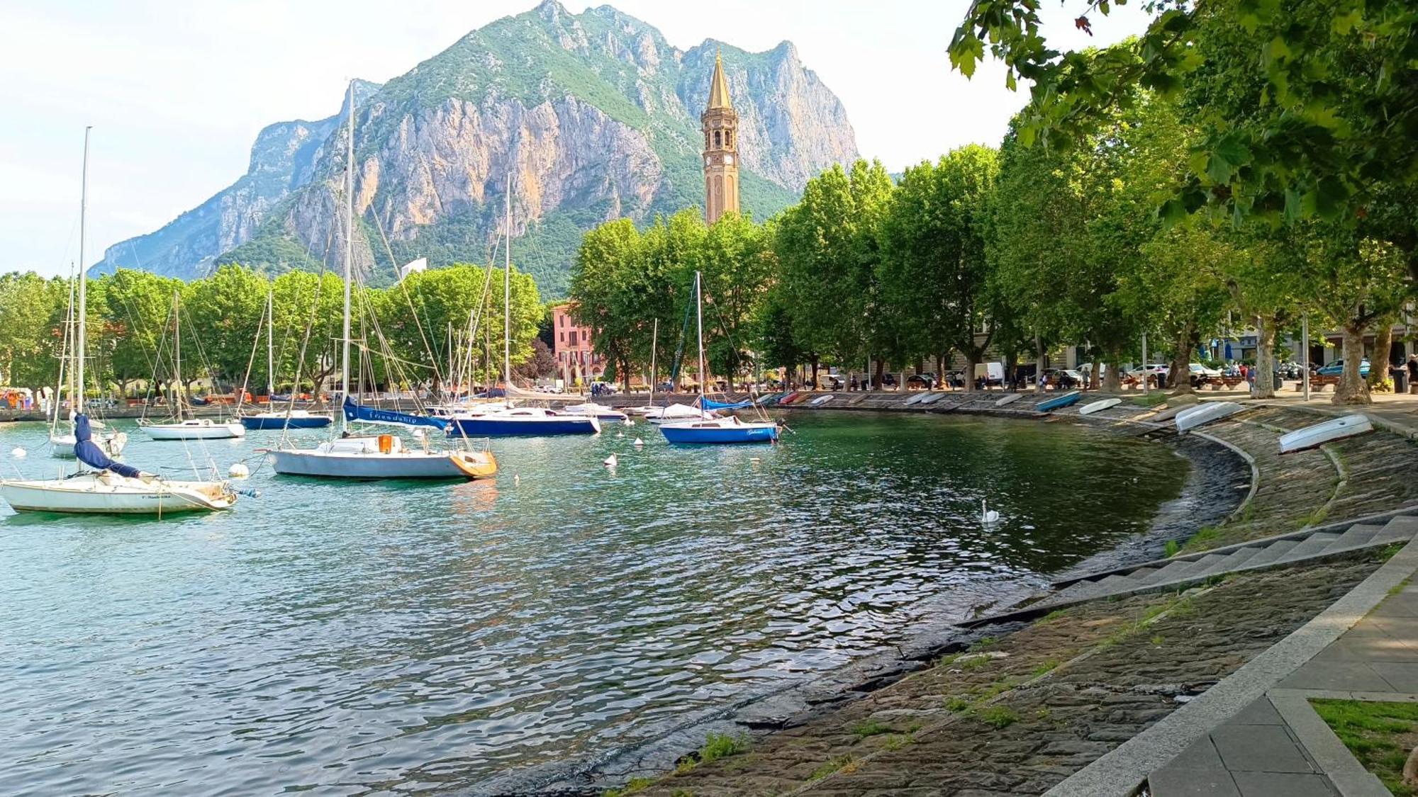 Finestra Sulla Piazza * Lecco
