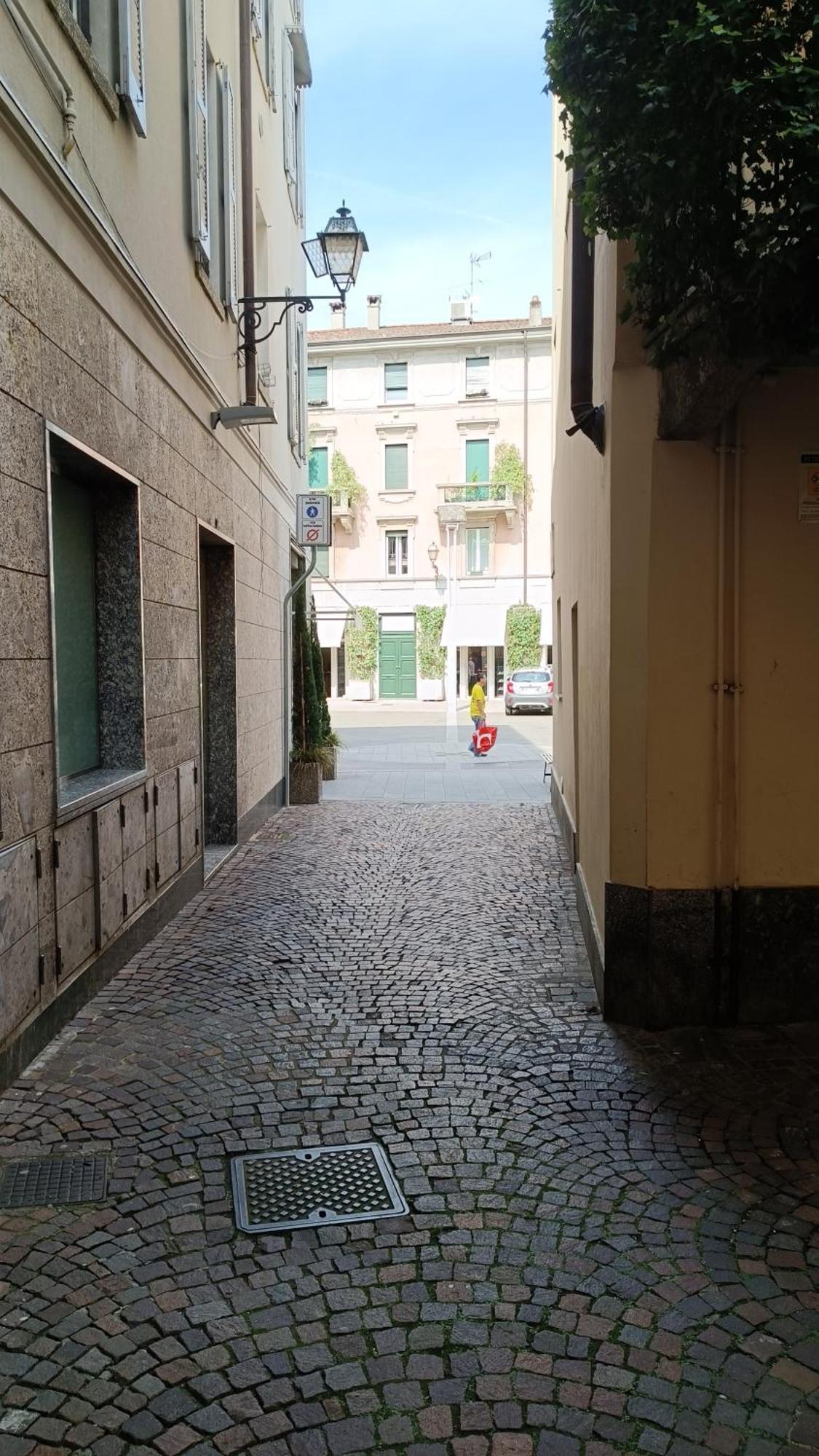 Finestra Sulla Piazza *
