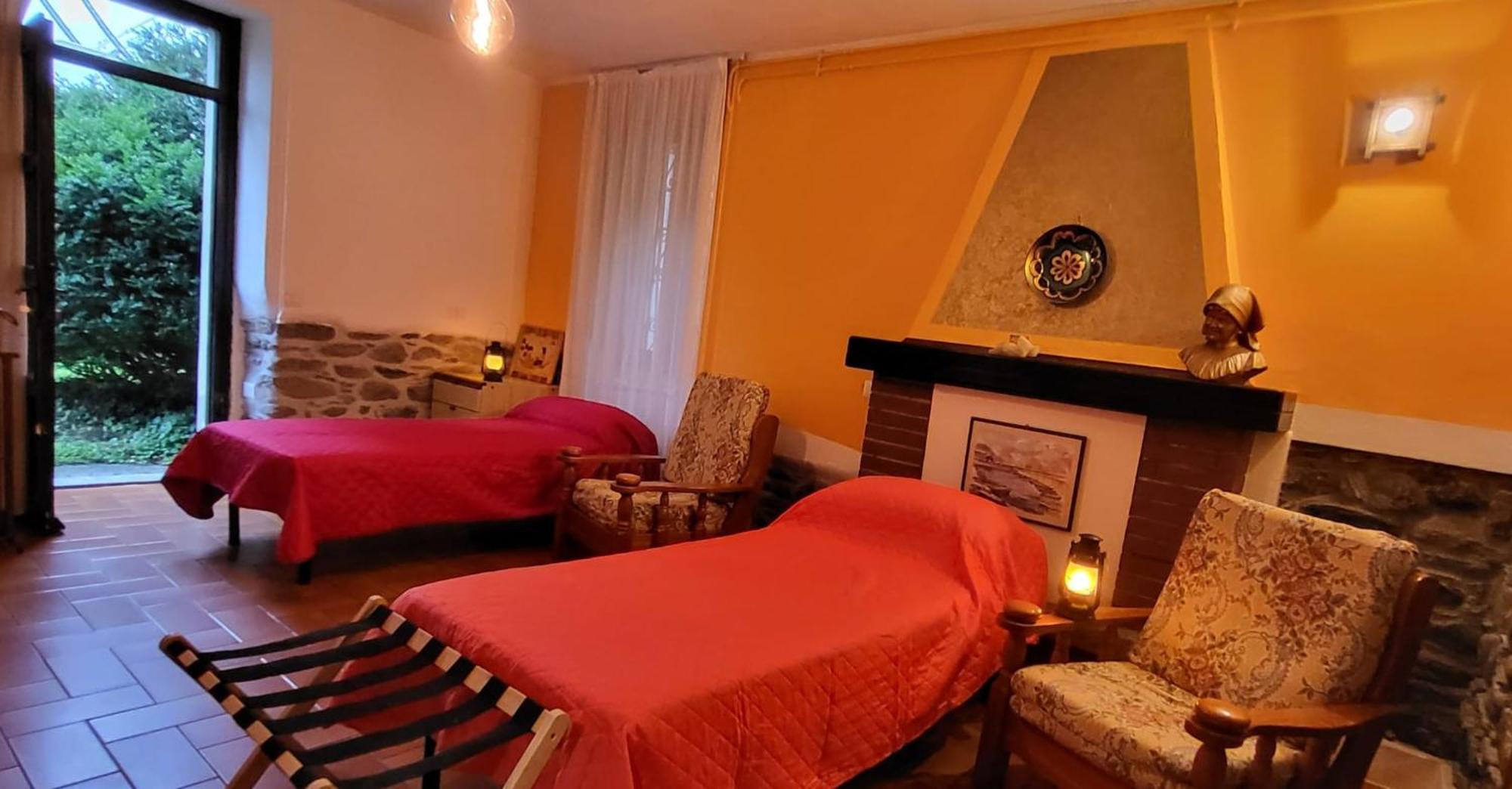 Ground Floor- Pet Friendly Stay-private Garden-parking-lake View - Bike Friendly House Apartment *