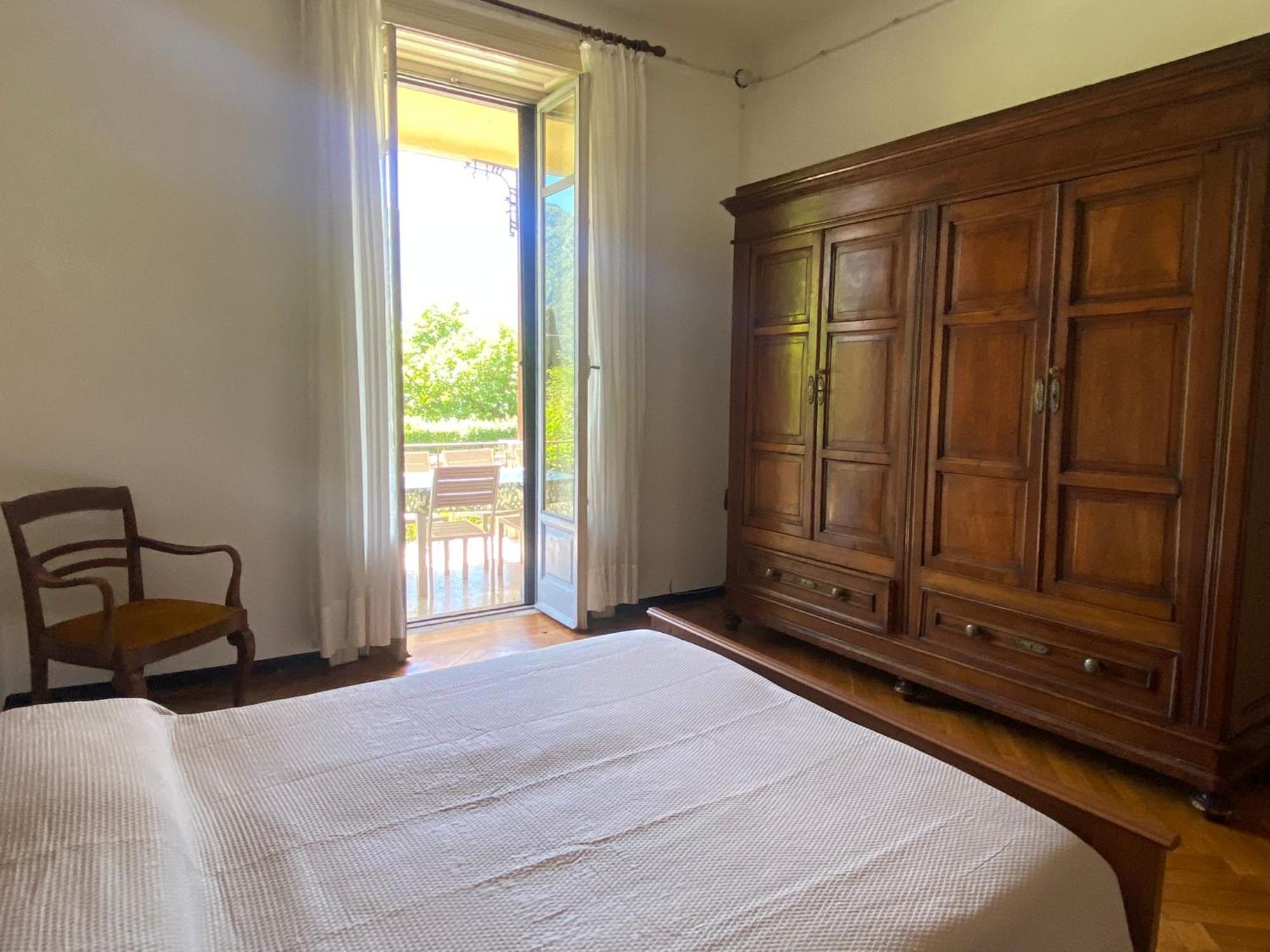 Life Is Good - Front In Apartment Tremezzo