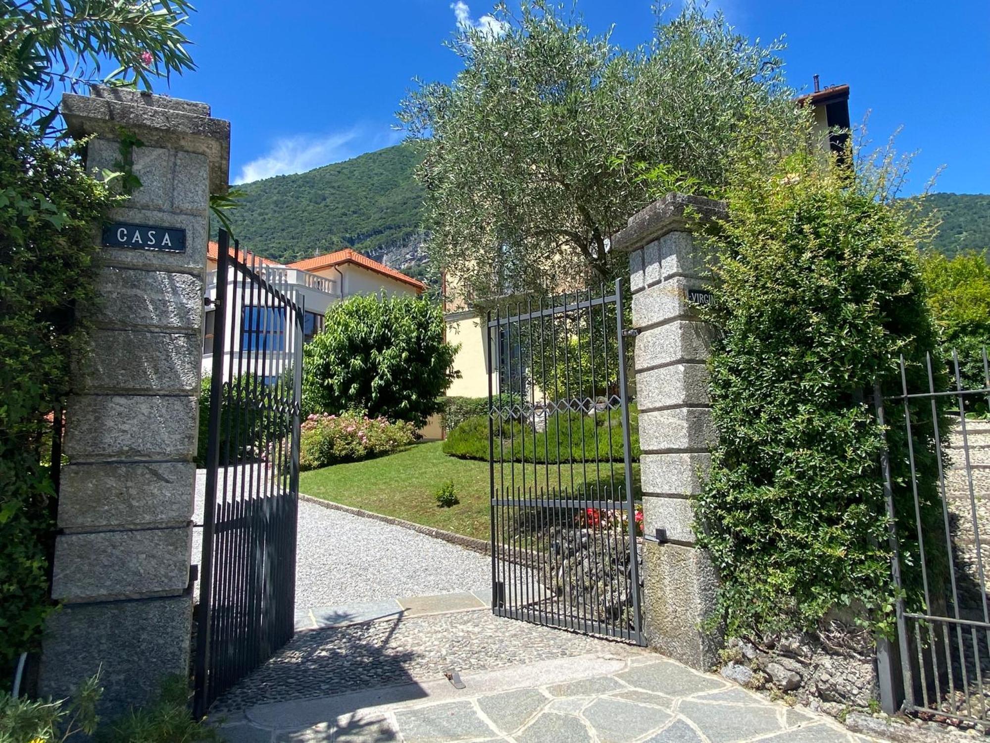 Apartment Life Is Good - Front In Tremezzo